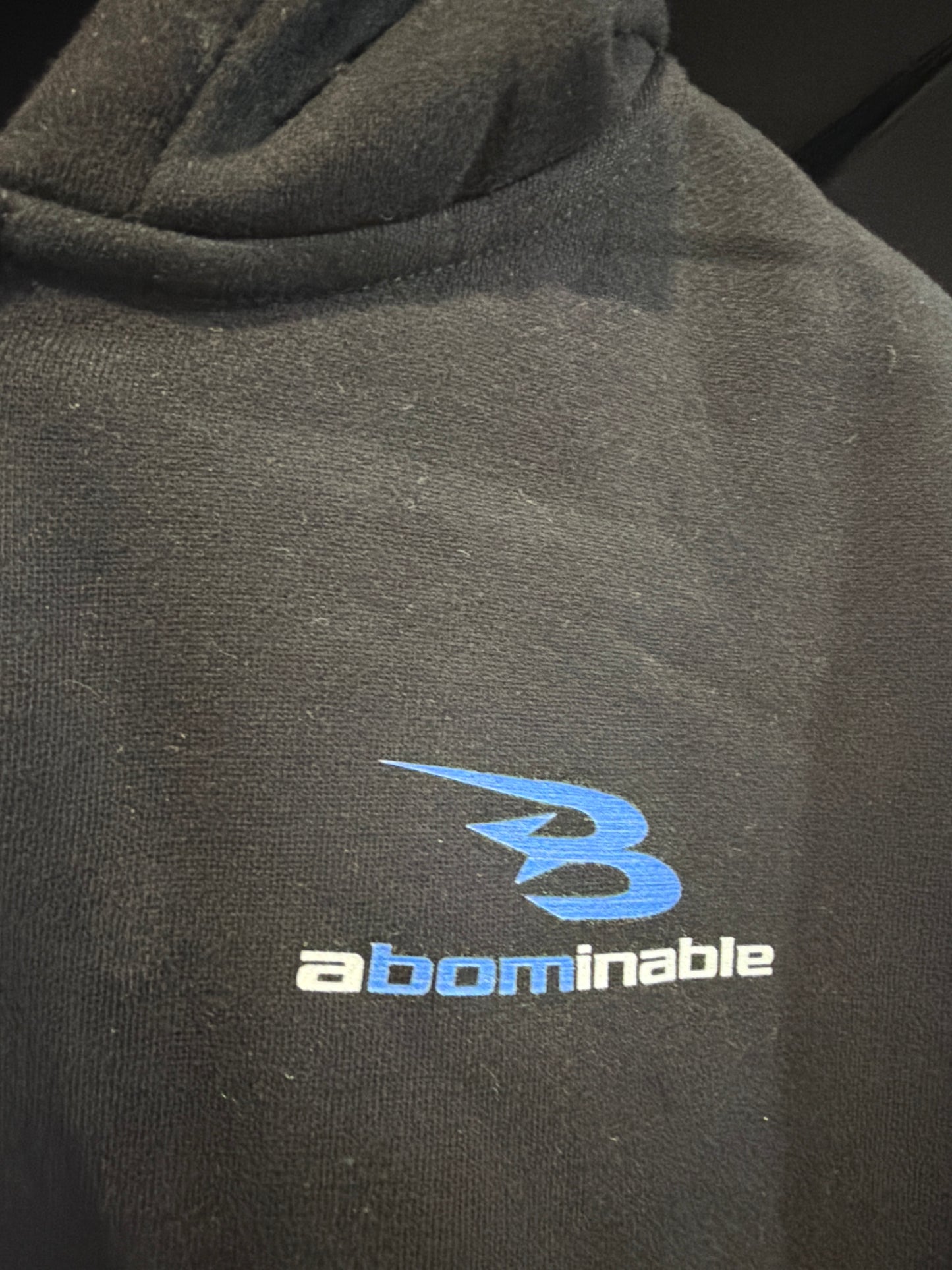 ABOMINABLE B LOGO BLACK/SOFT BLUE ZIPUP