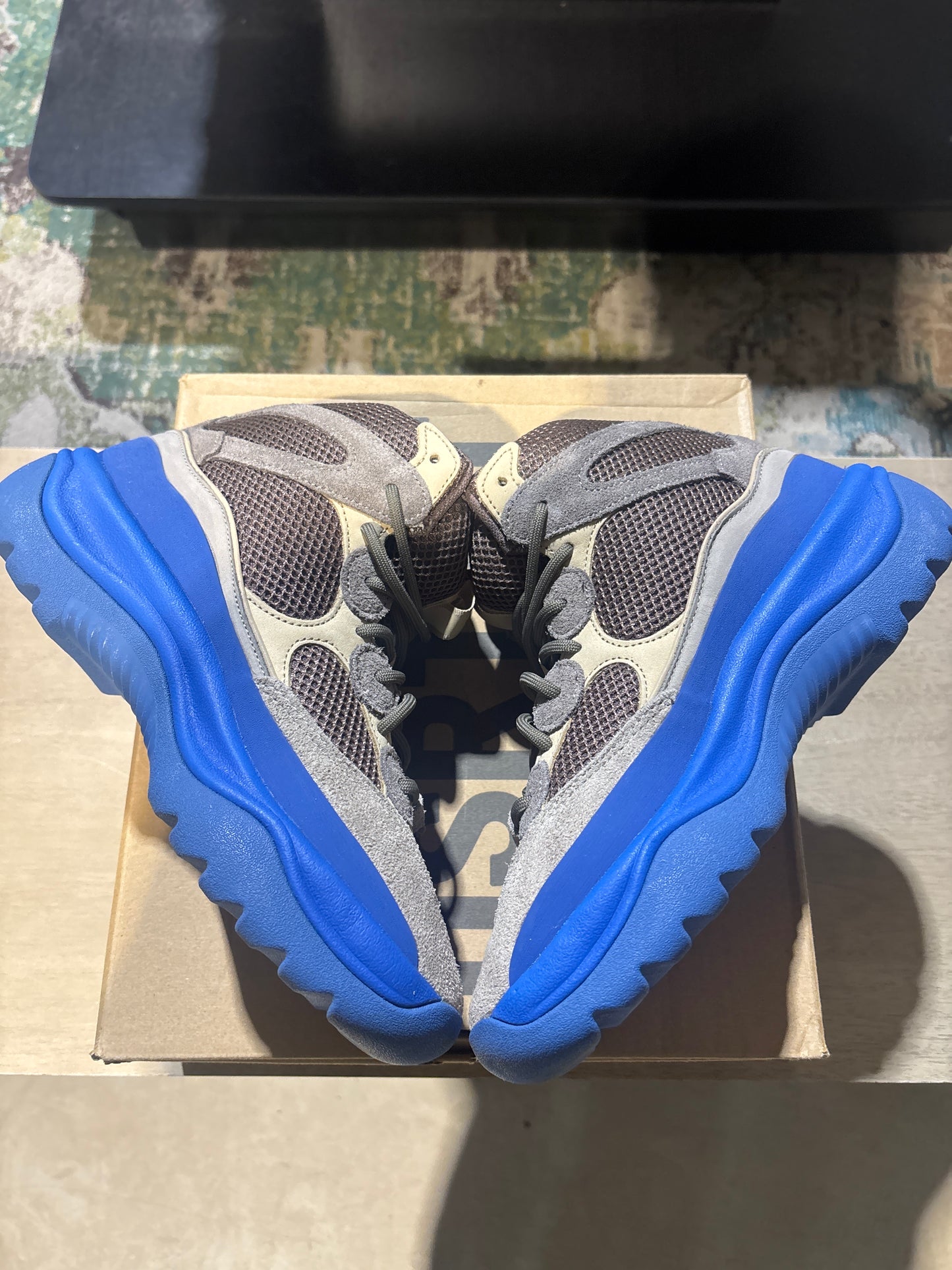 yeezy boot taupe blue used sz 8.5