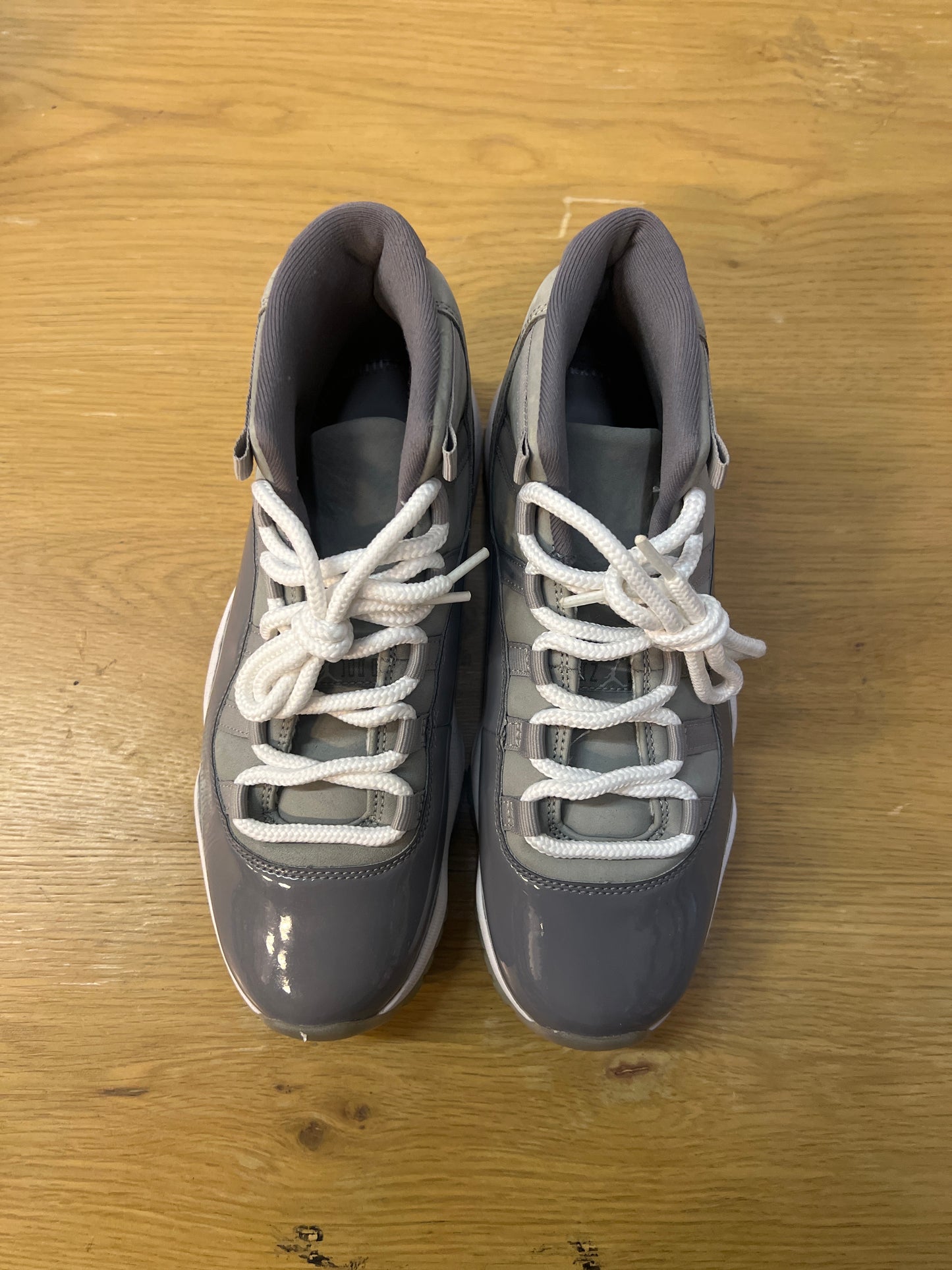 Jordan 11 cool grey used8.5