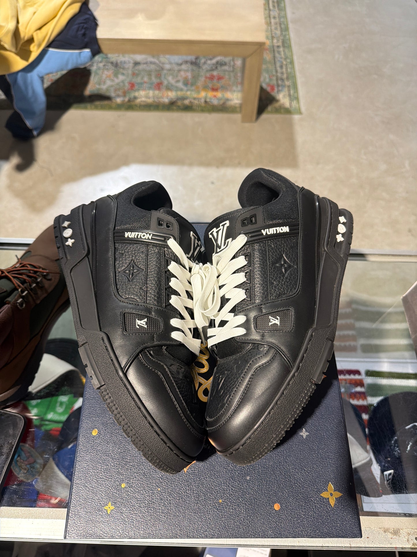 LV Trainer Black White Used Sz 10