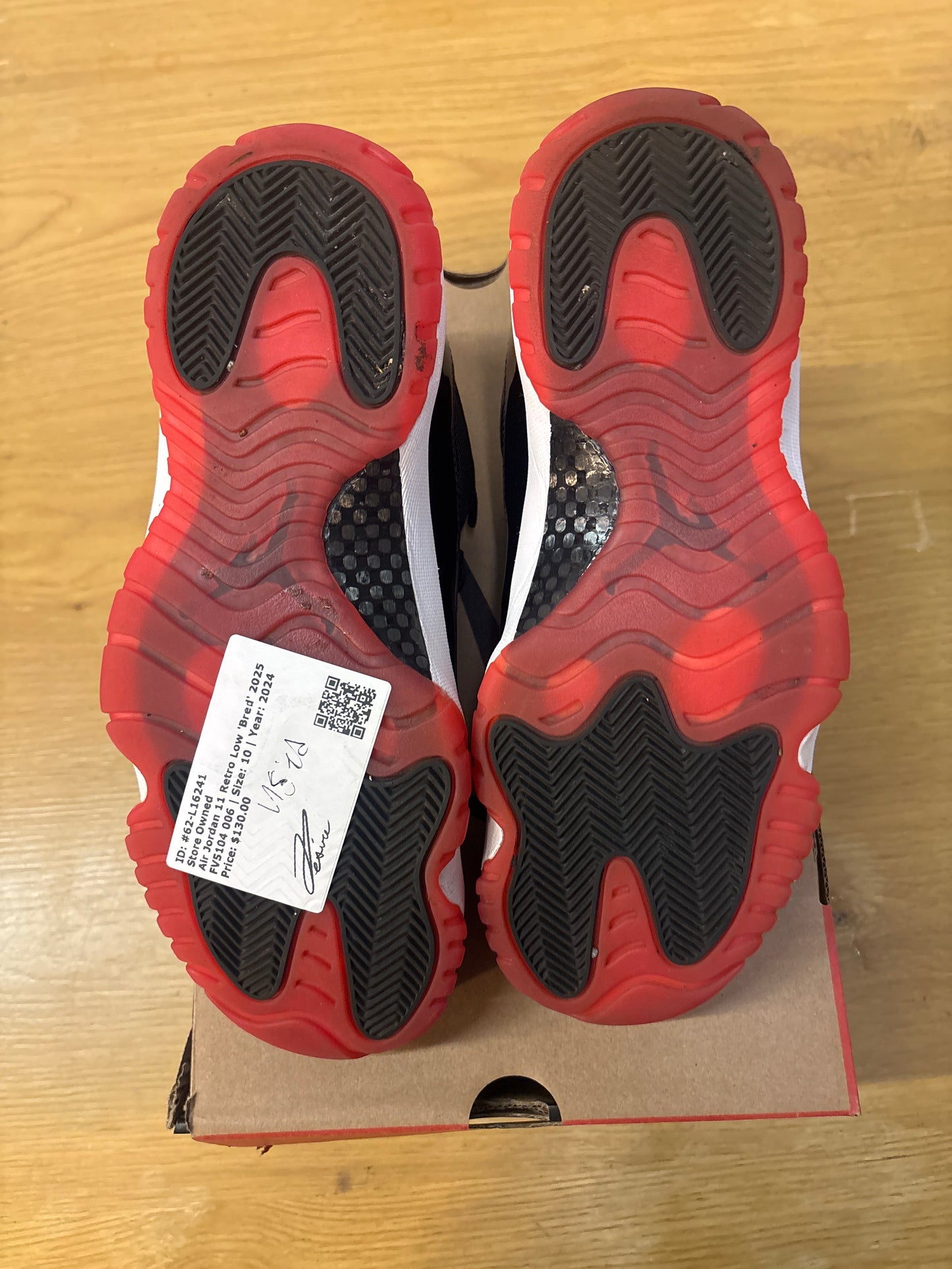 JORDAN 11 LOW BRED 2025 Used Sz 10