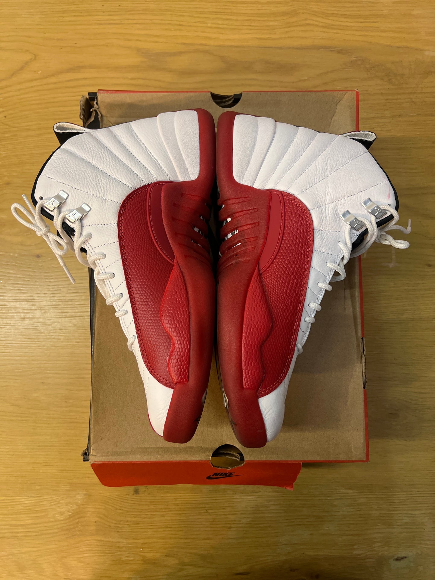 AIR JORDAN 12 RETRO CHERRY 2023 USED SIZE 9.5