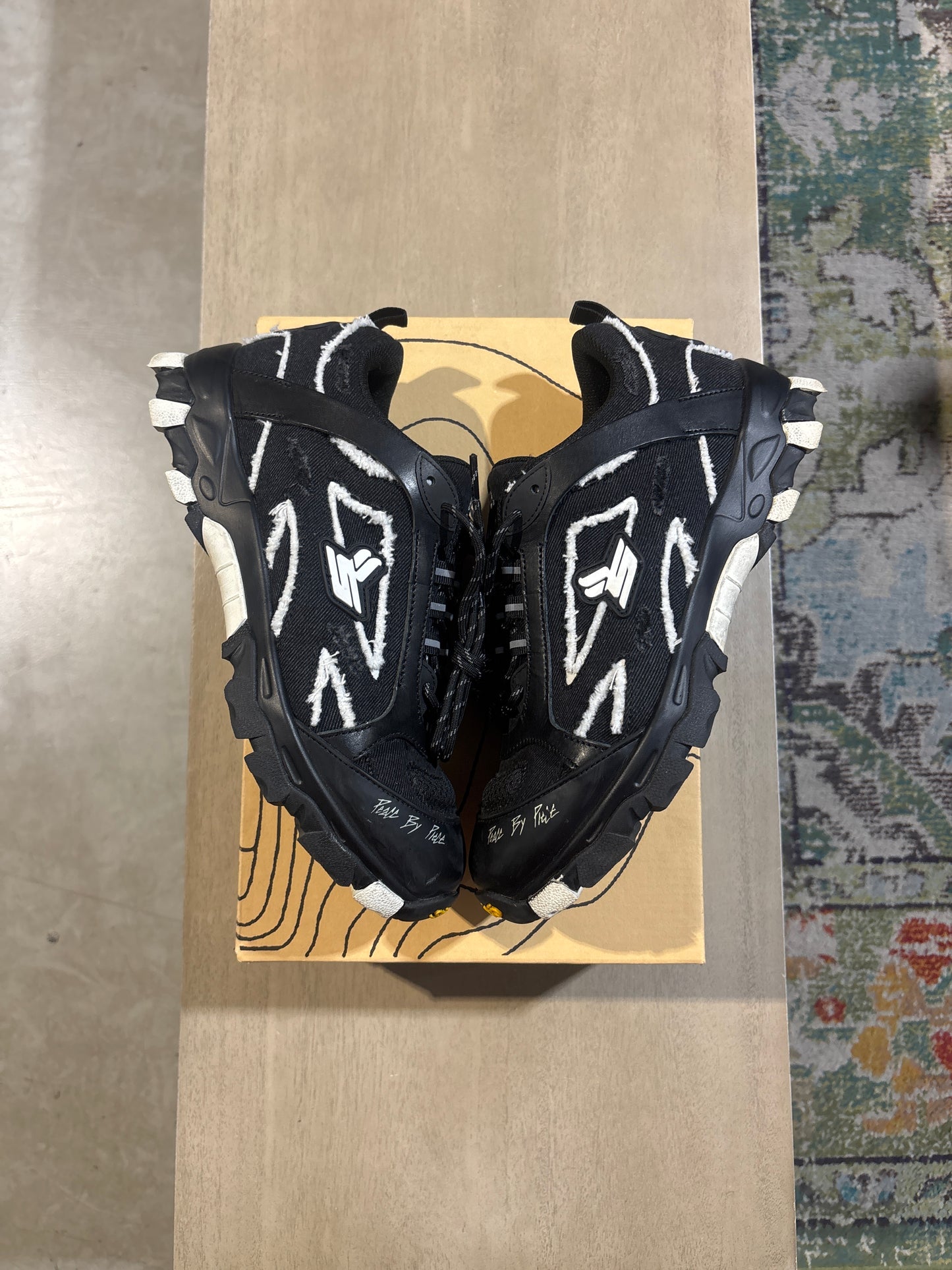Sicko Hiking Sneaker Black/White Used Sz 8