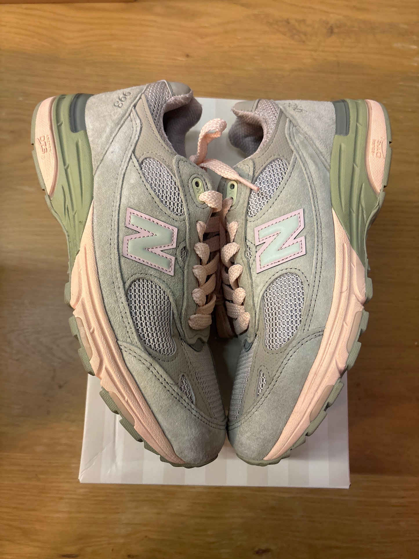 JOE FRESHGOODS X 993  - SAGE used sz 8