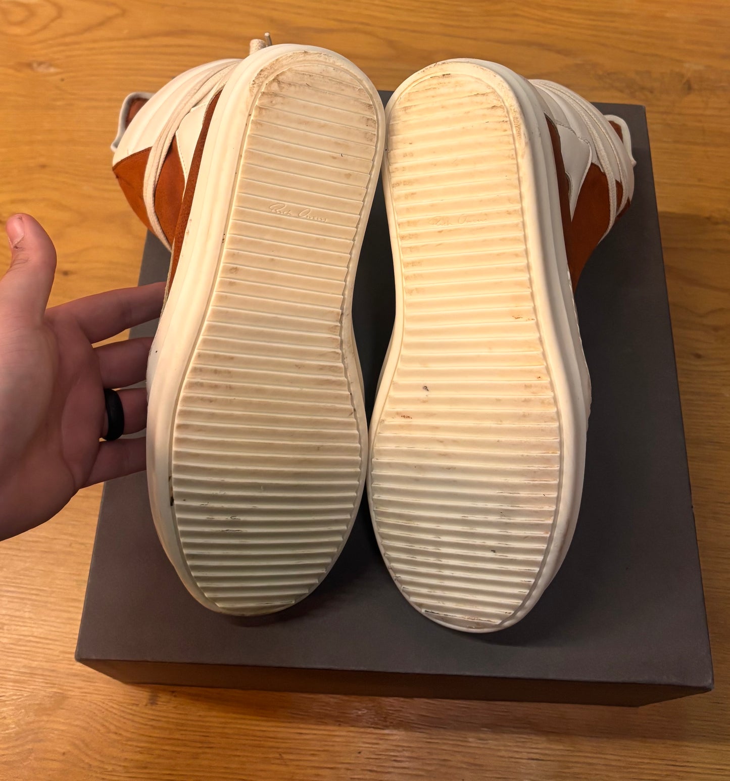 Rick Burnt orange geo basket used size 10