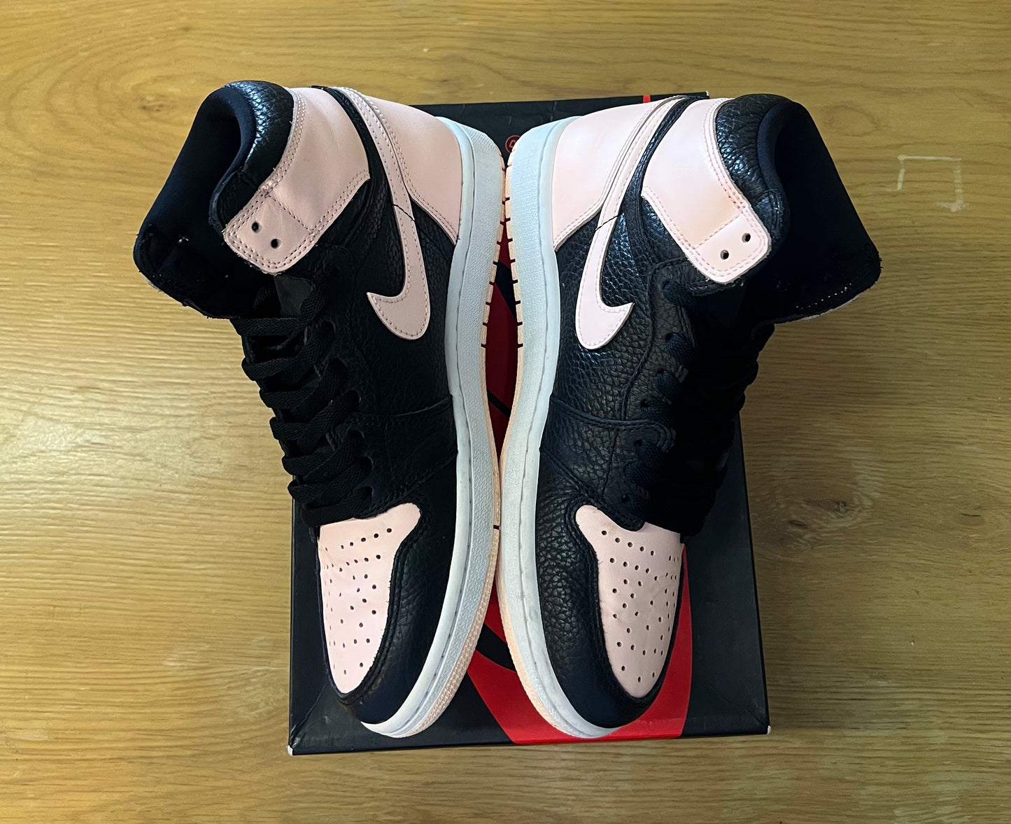AIR JORDAN 1 RETRO HIGH OG CRIMSON TINT Used sz 8.5