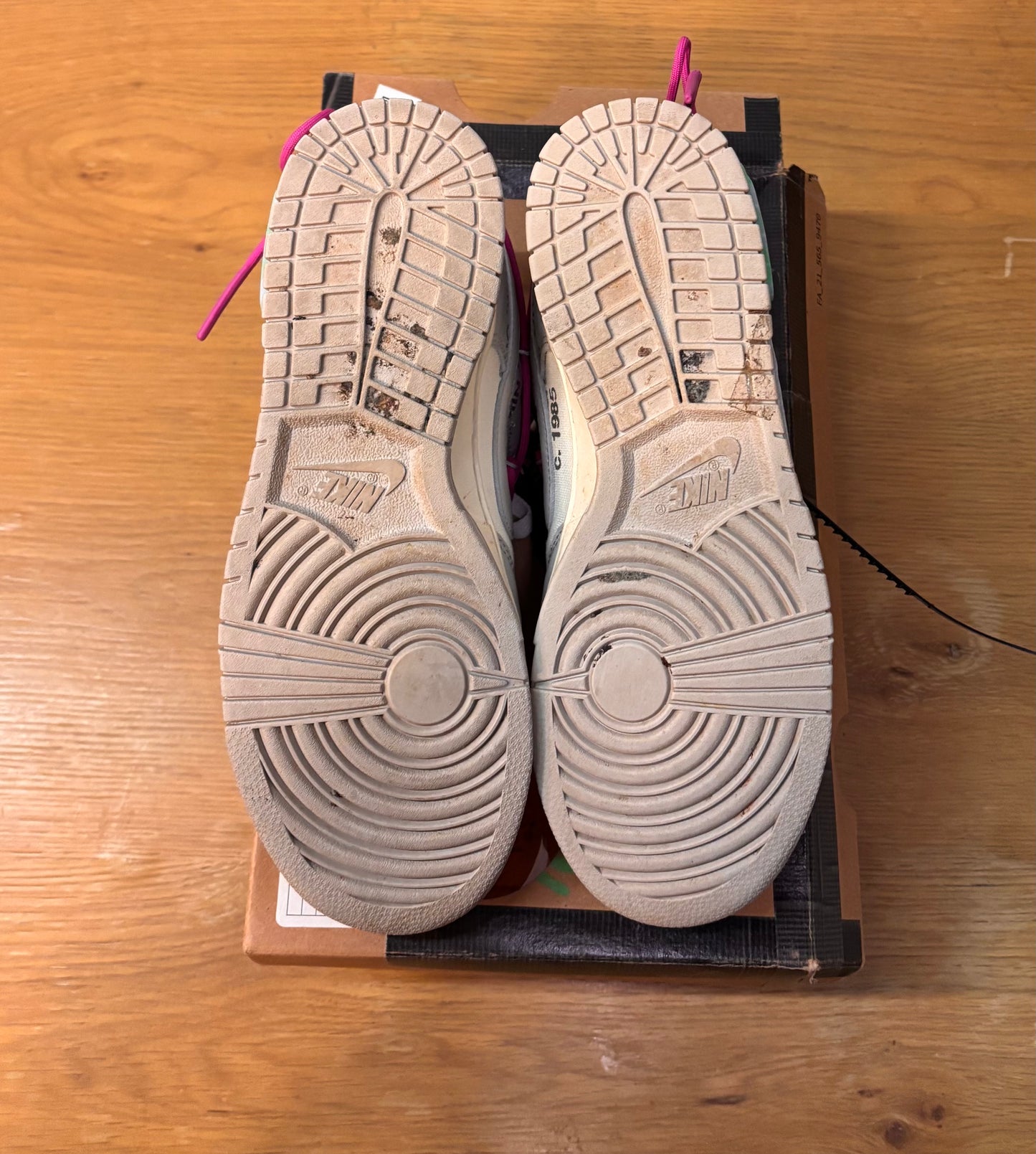 Off white x Dunk low lot 30 of 50 used