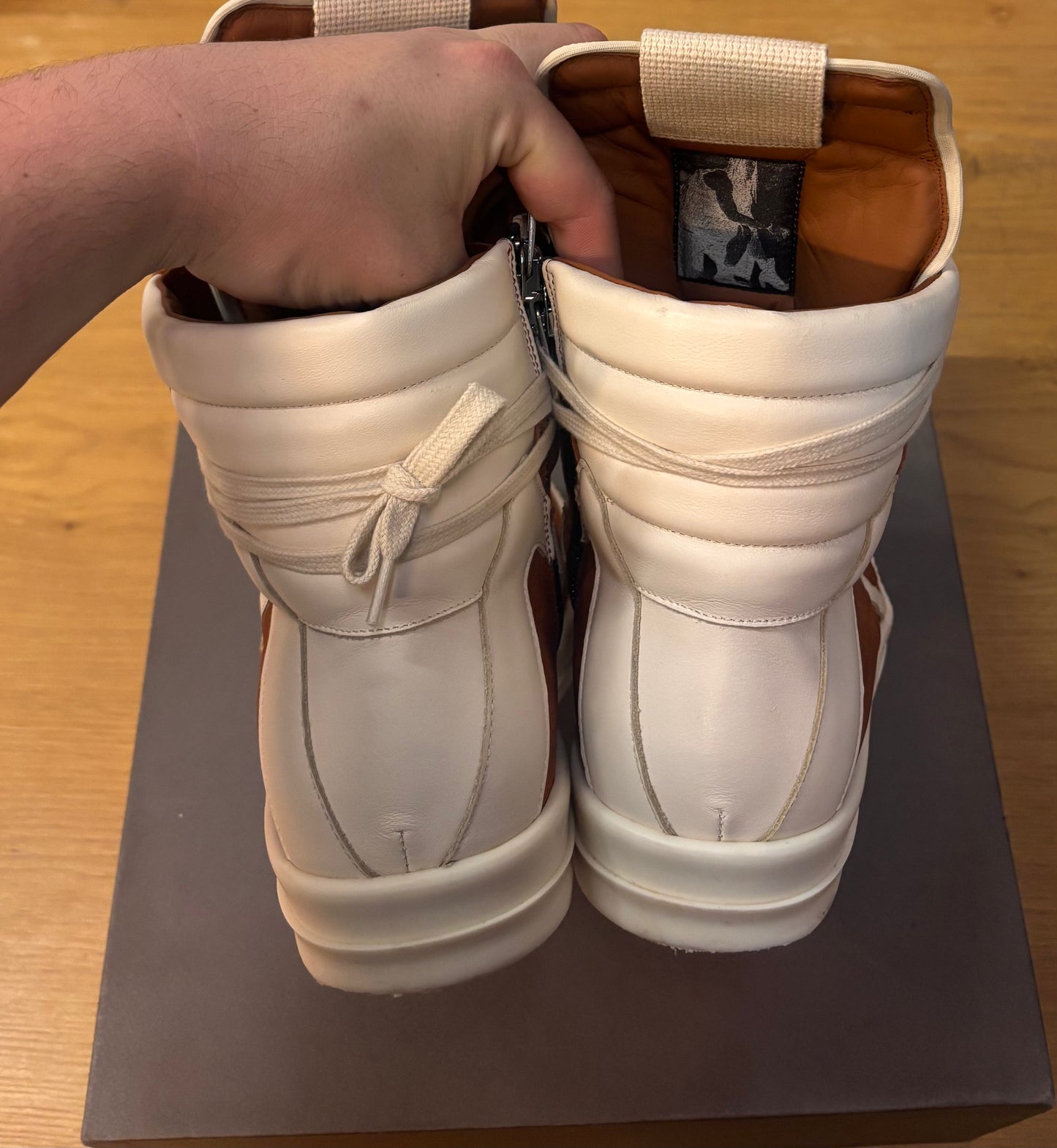 Rick Burnt orange geo basket used size 10