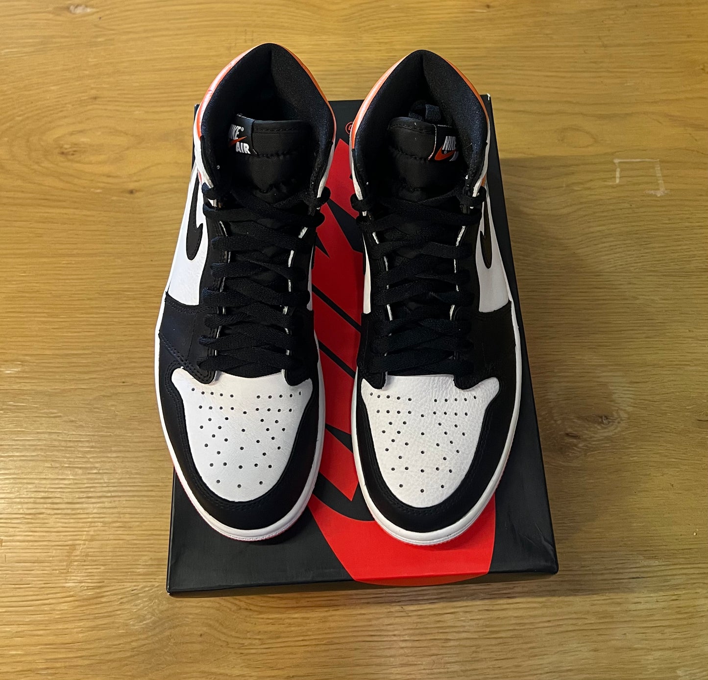 AIR JORDAN 1 RETRO HIGH OG ELECTRO ORANGE used sz 8