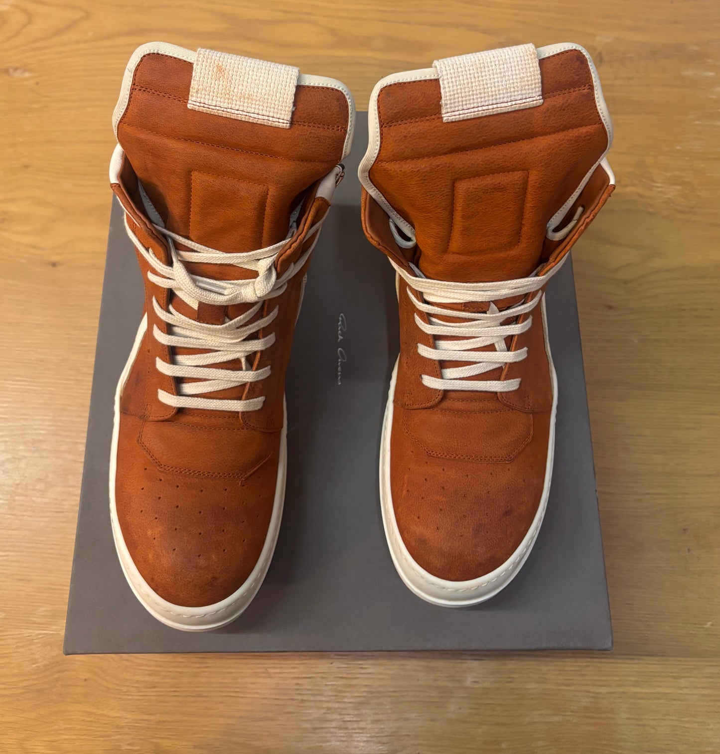 Rick Burnt orange geo basket used size 10