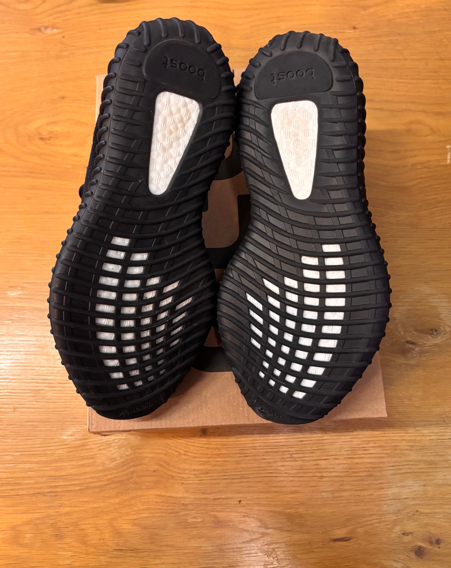 Adidas Yeezy 350 onyx used size 8.5