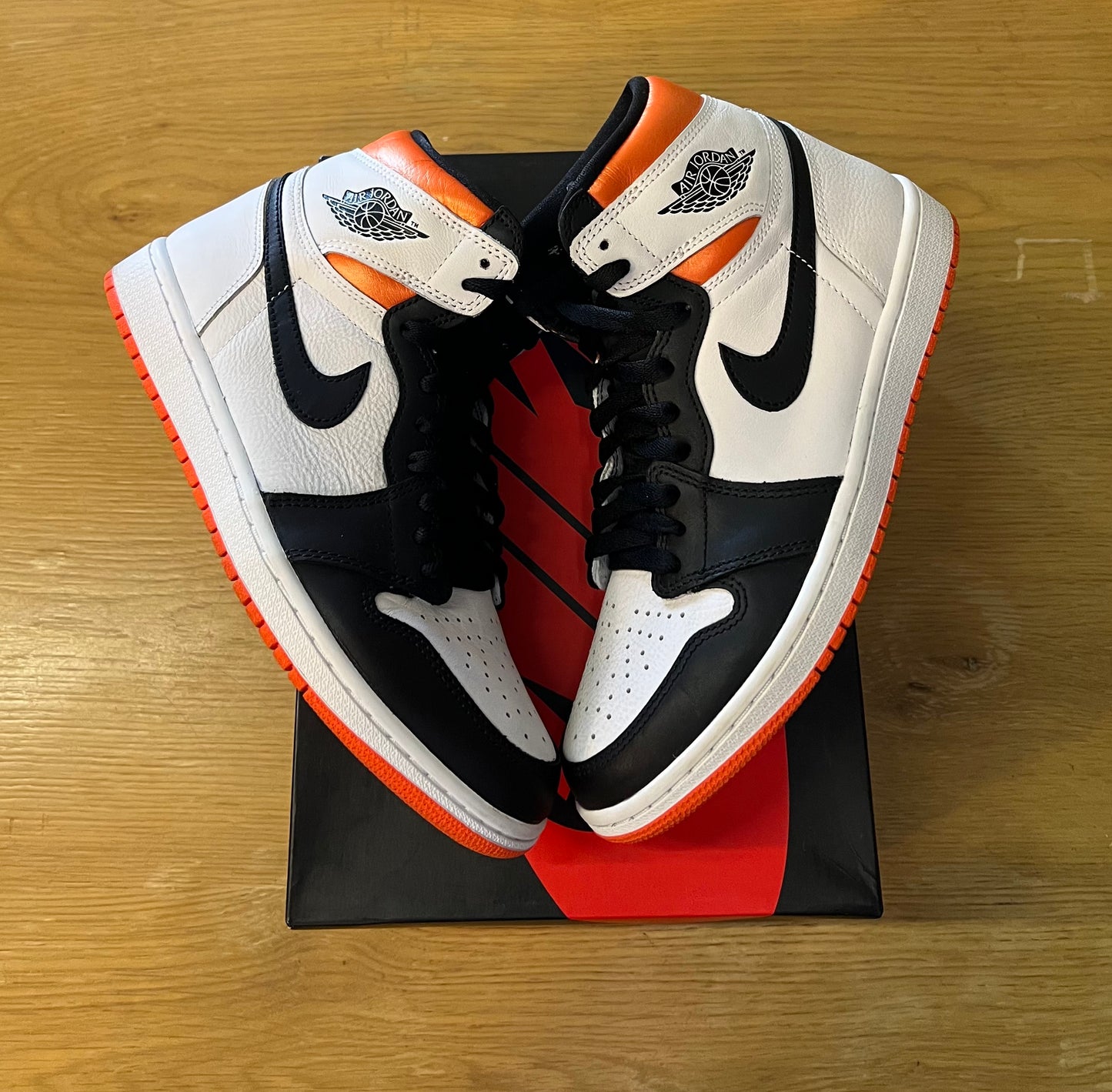 AIR JORDAN 1 RETRO HIGH OG ELECTRO ORANGE used sz 8