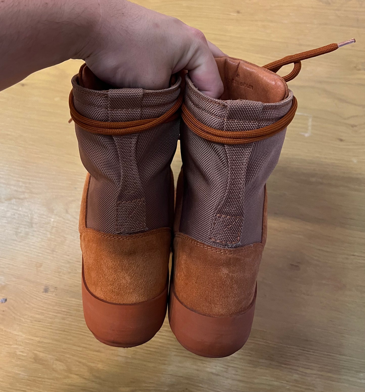 Yeezy Wmns Season 3 Lace Up Suede Boot Used Sz 9.5W