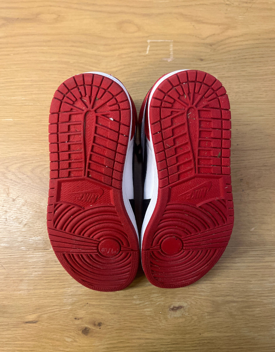 Air Jordan 1 satin Black toe used sz 8.5W
