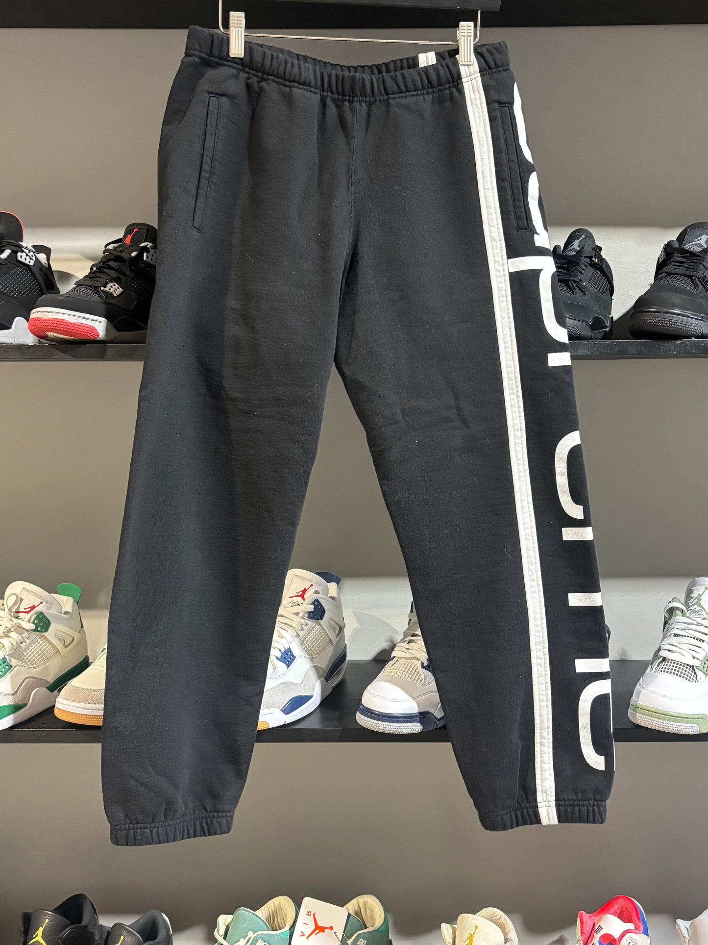 Supreme Big Logo Spell Out Black Sweatpants