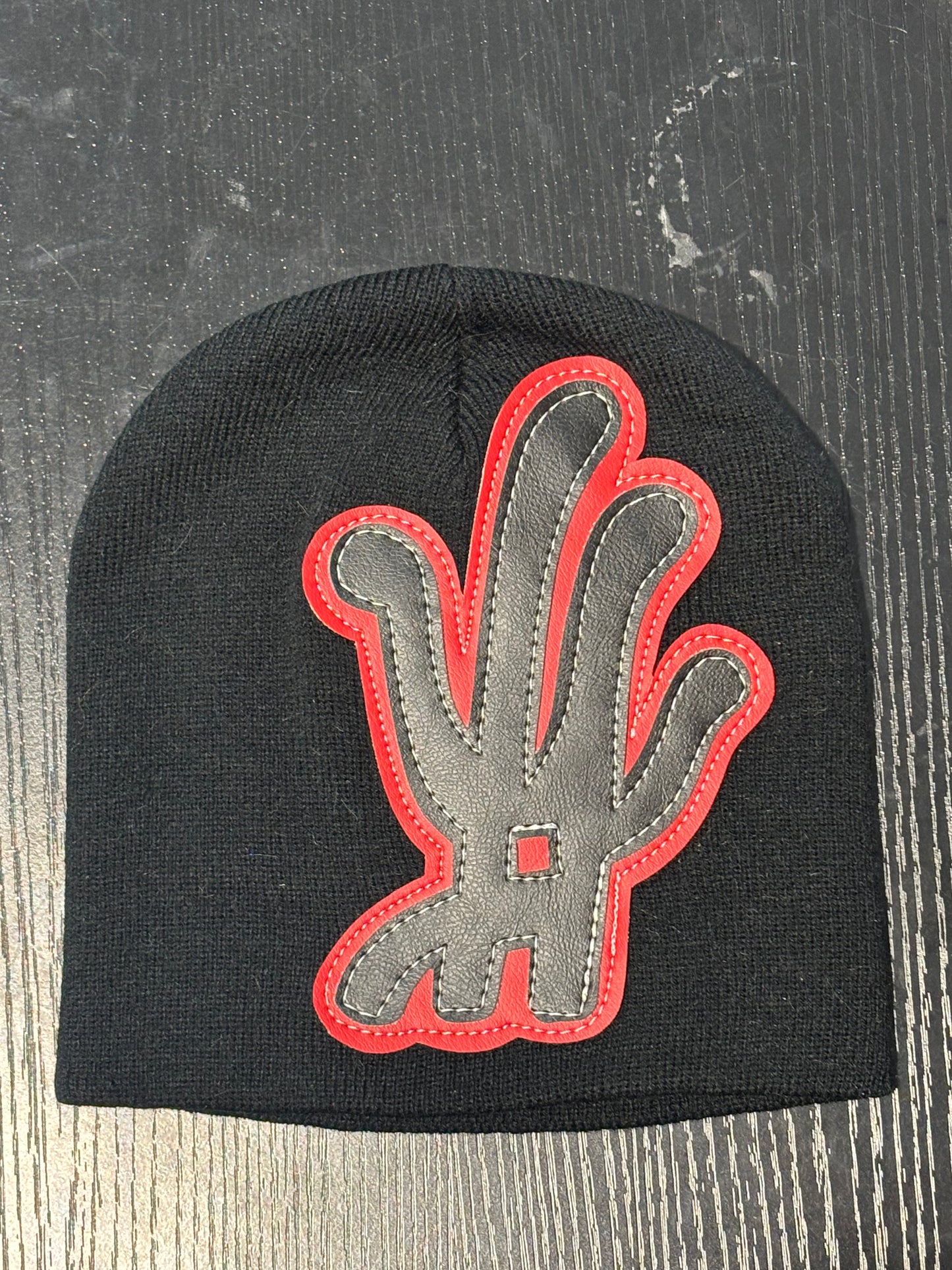 YKWYK BEANIE BLACK/RED REGULAR