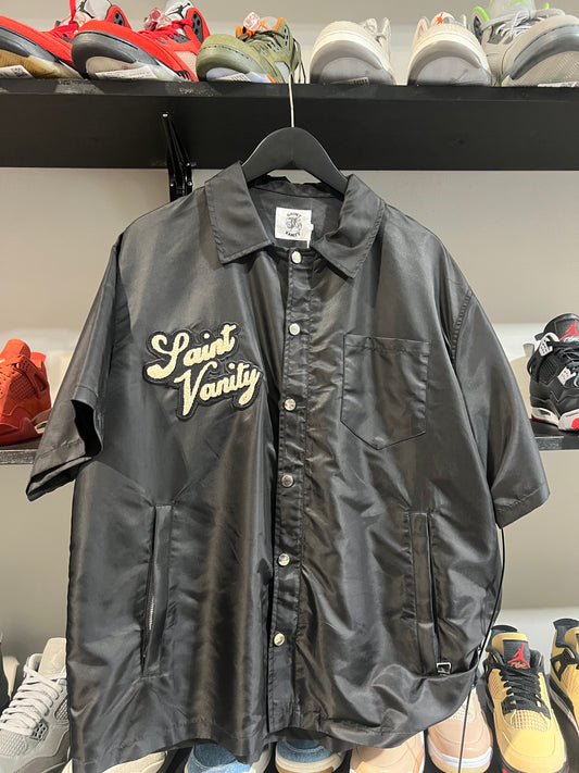 sv black button up tee