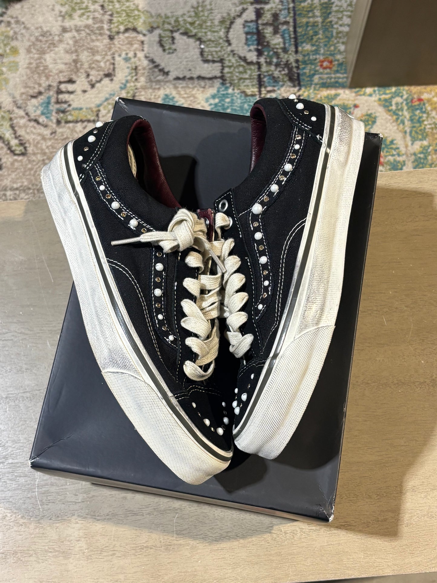 Black Pearlized Vans used sz 8.5 RB