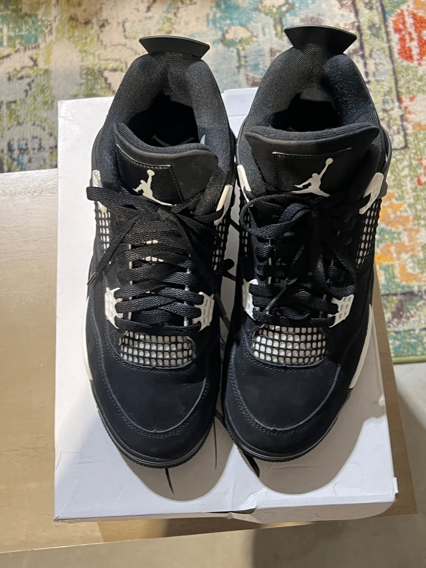 Jordan 4 white thunder used sz 10