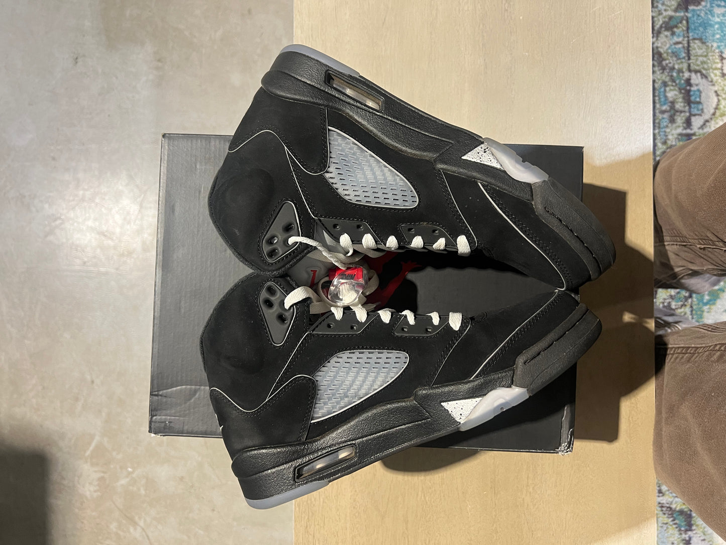 Jordan 5 metallic 2025 used sz 8.5