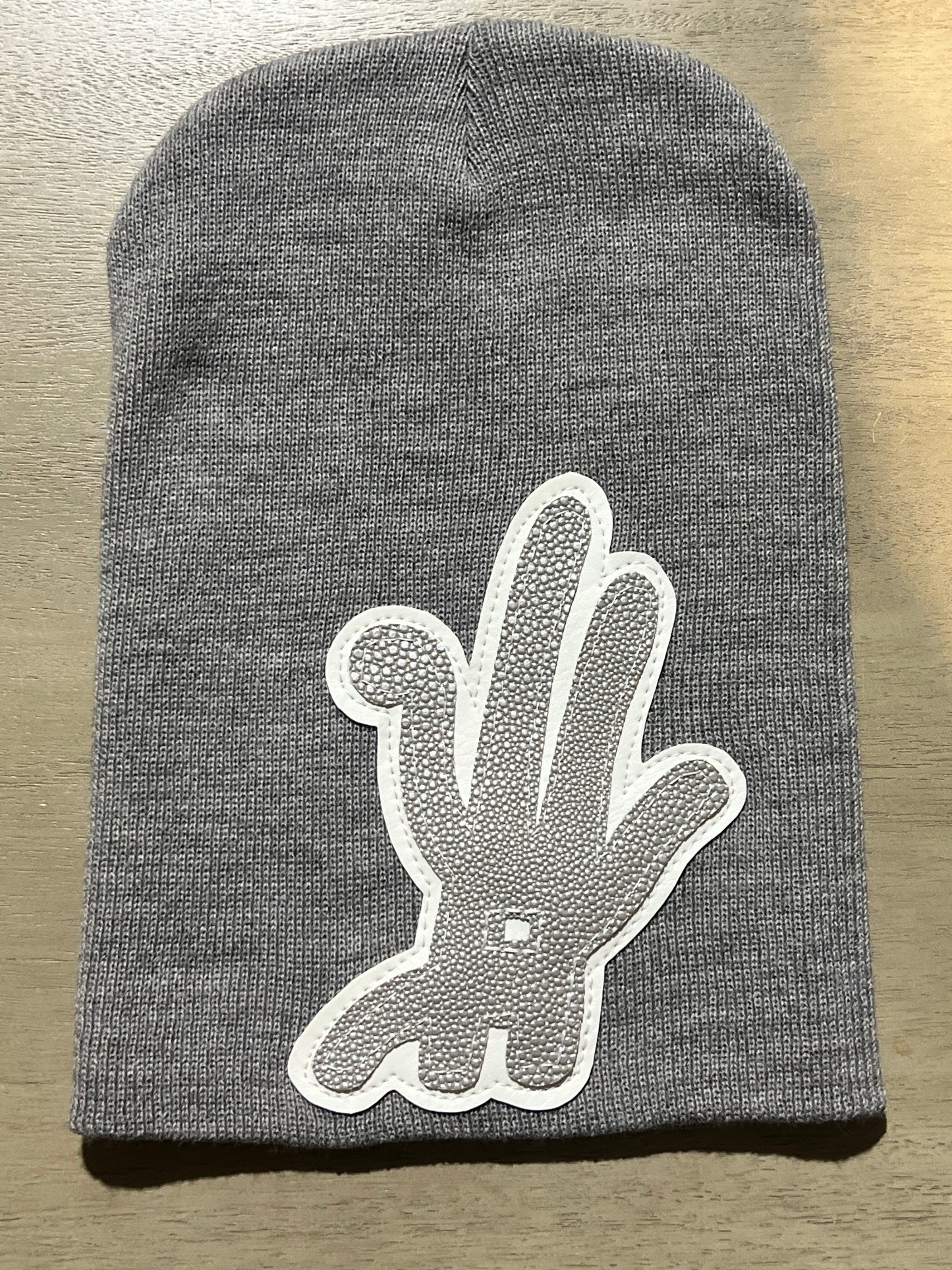 YKWYK Beanie grey and white slouchy