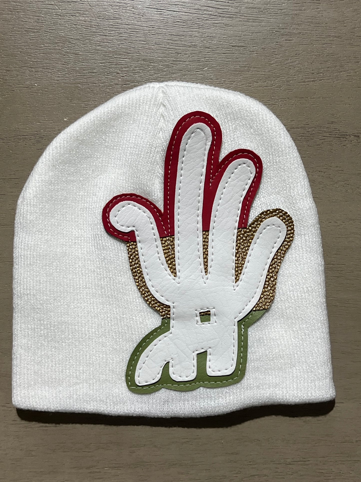 YKWYK Beanie White/red/brown/green reg