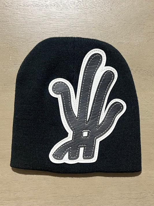 YKWYK Beanie Black and White regular