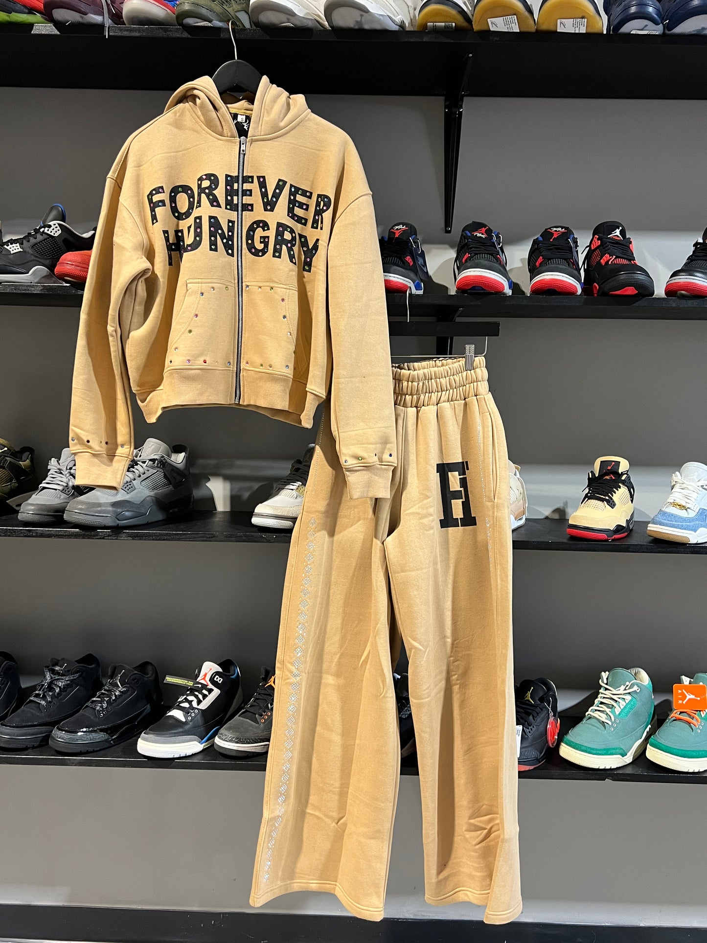 LIGHT BROWN FOREVER HUNGRY SWEATSUIT SET
