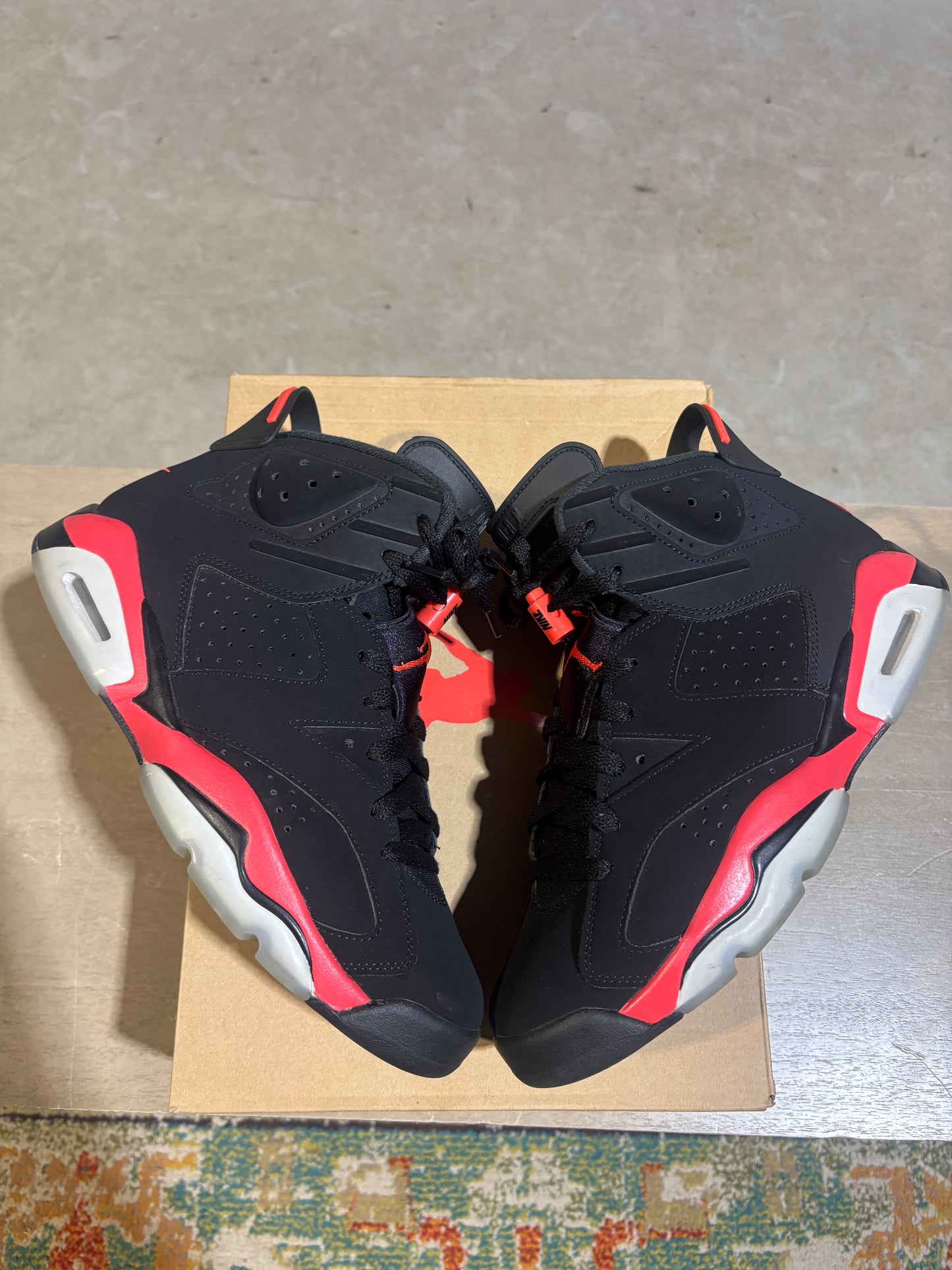Jordan 6 salesmen used sz 8.5