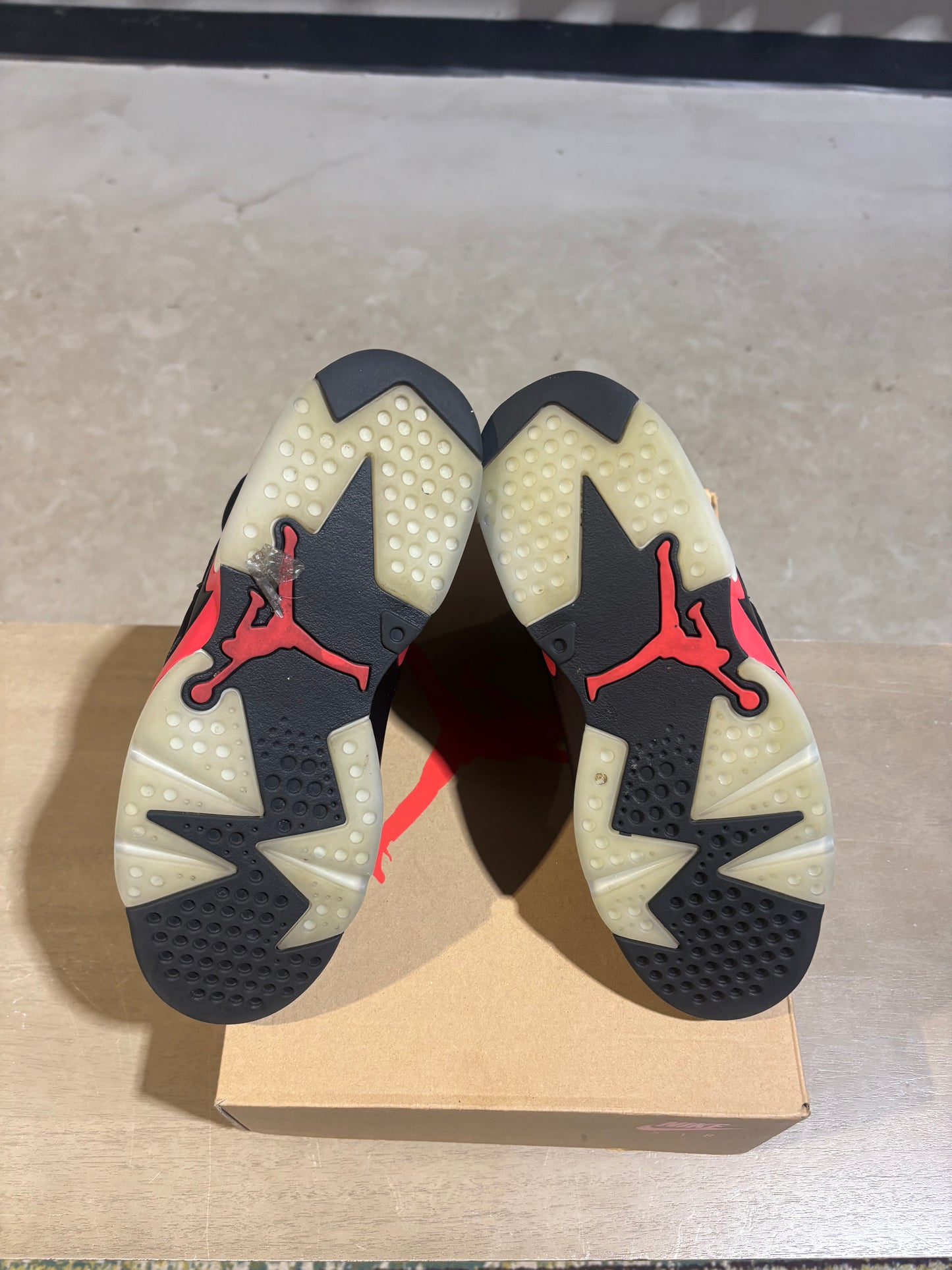 Jordan 6 salesmen used sz 8.5