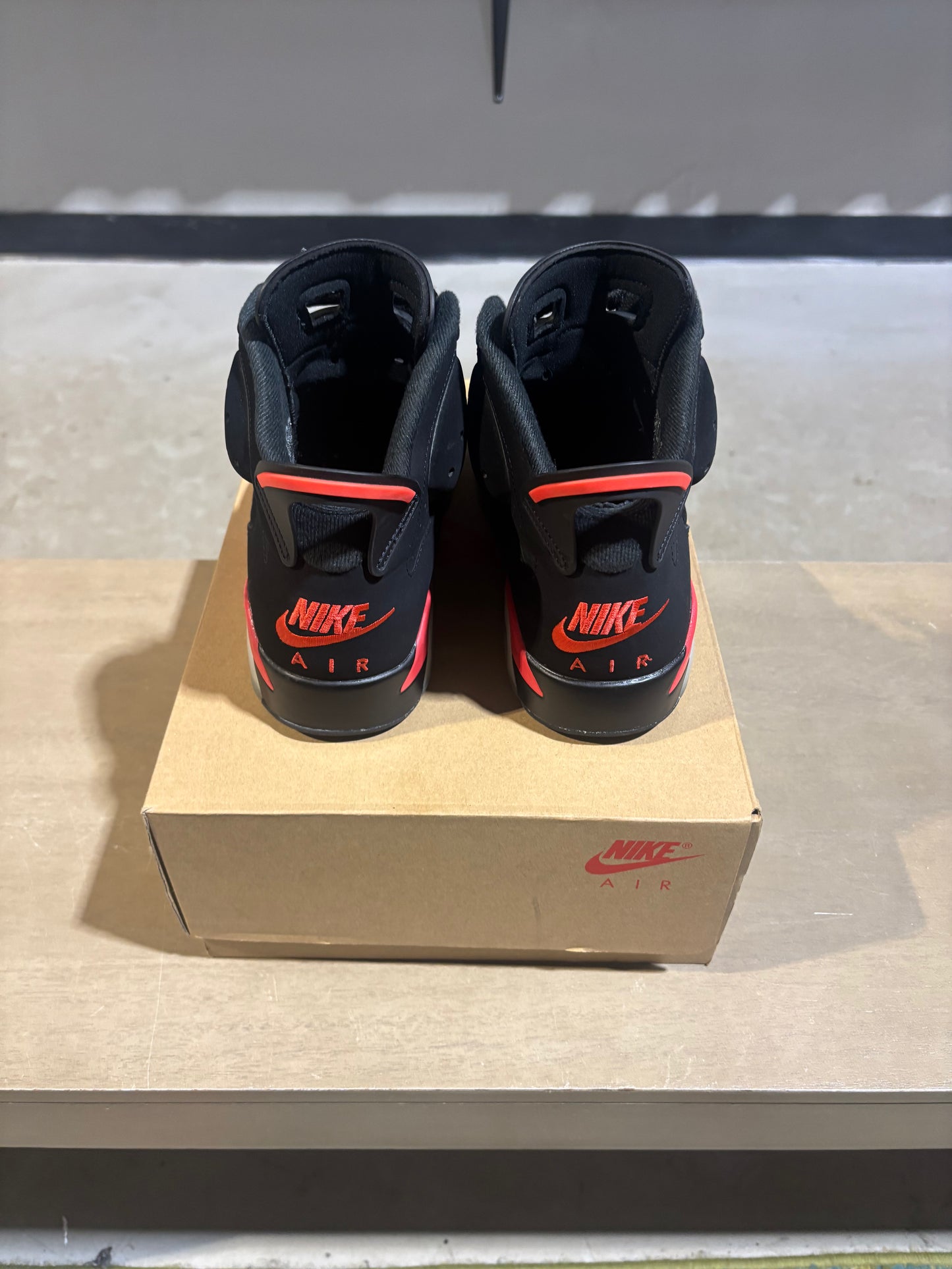 Jordan 6 salesmen used sz 8.5