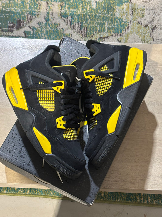Jordan 4 Thunder Used Sz 6.5Y