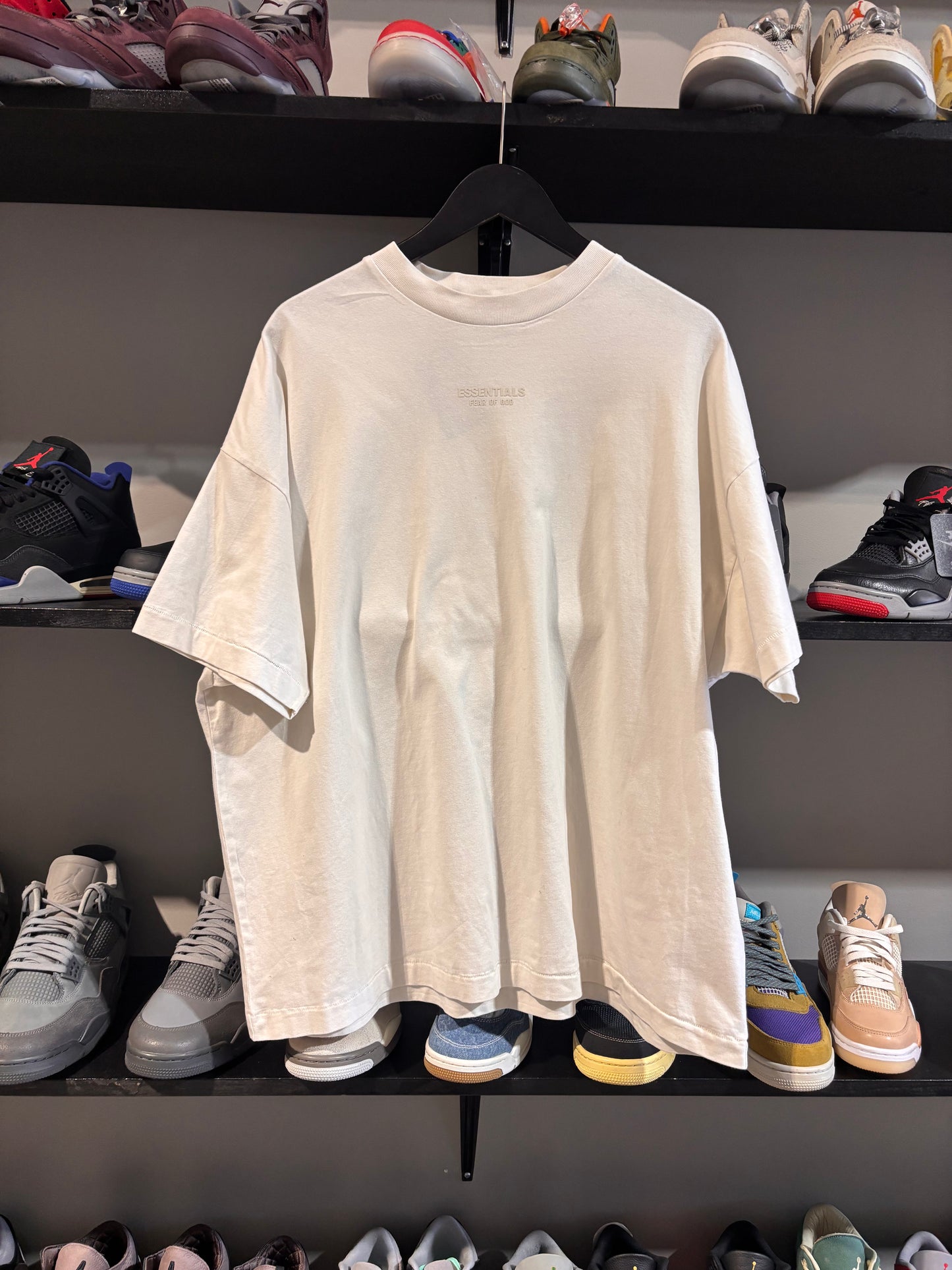 Essentials cloud dancer tee