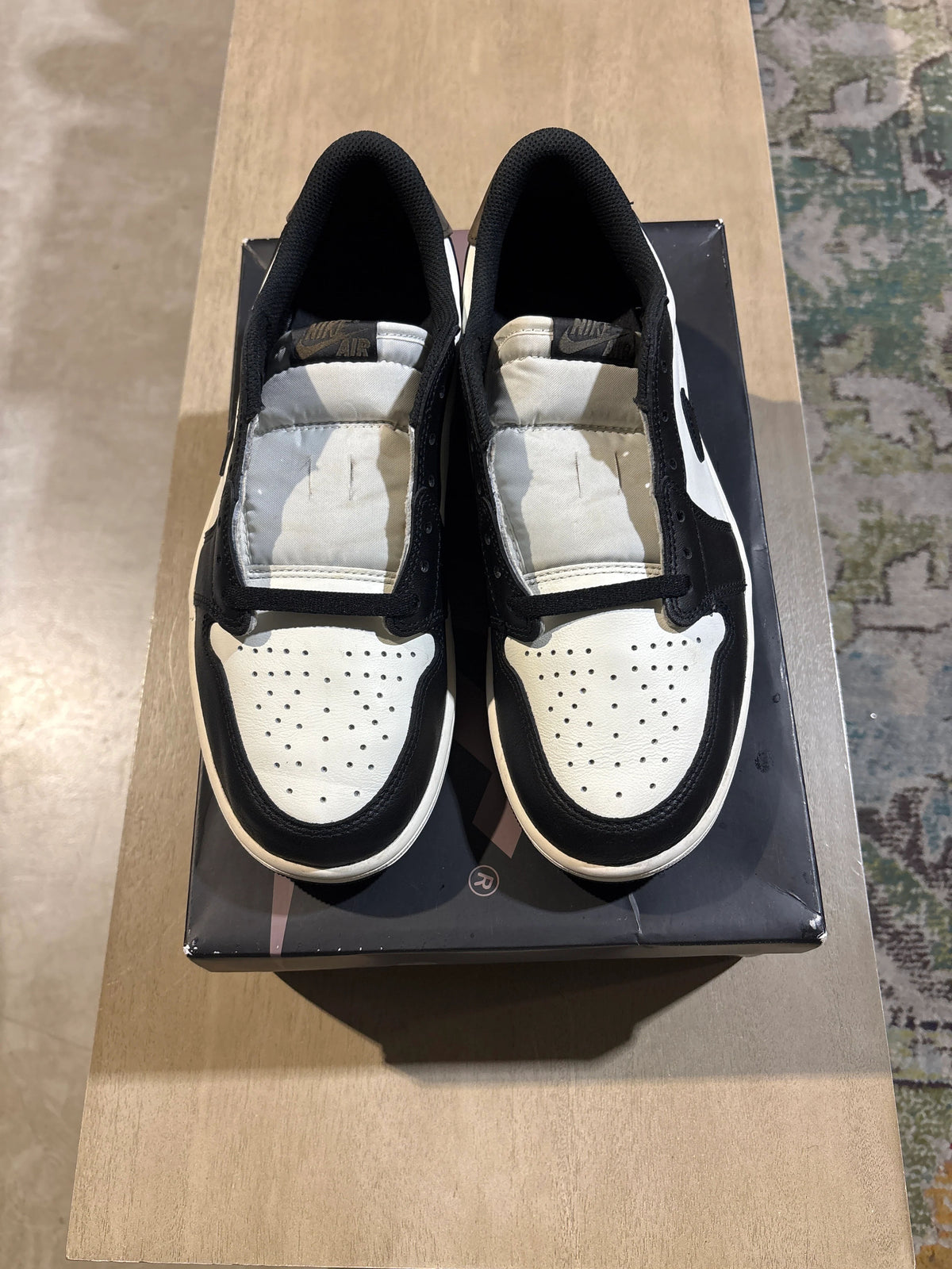 Jordan 1 Retro Low OG Mocha - Pre-Owned