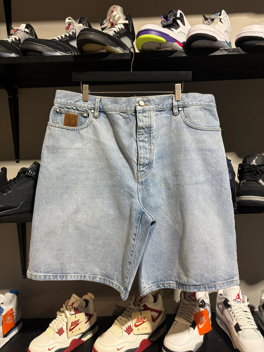 Lv Light Wash Denim Shorts Sz 40 - Pre-Owned