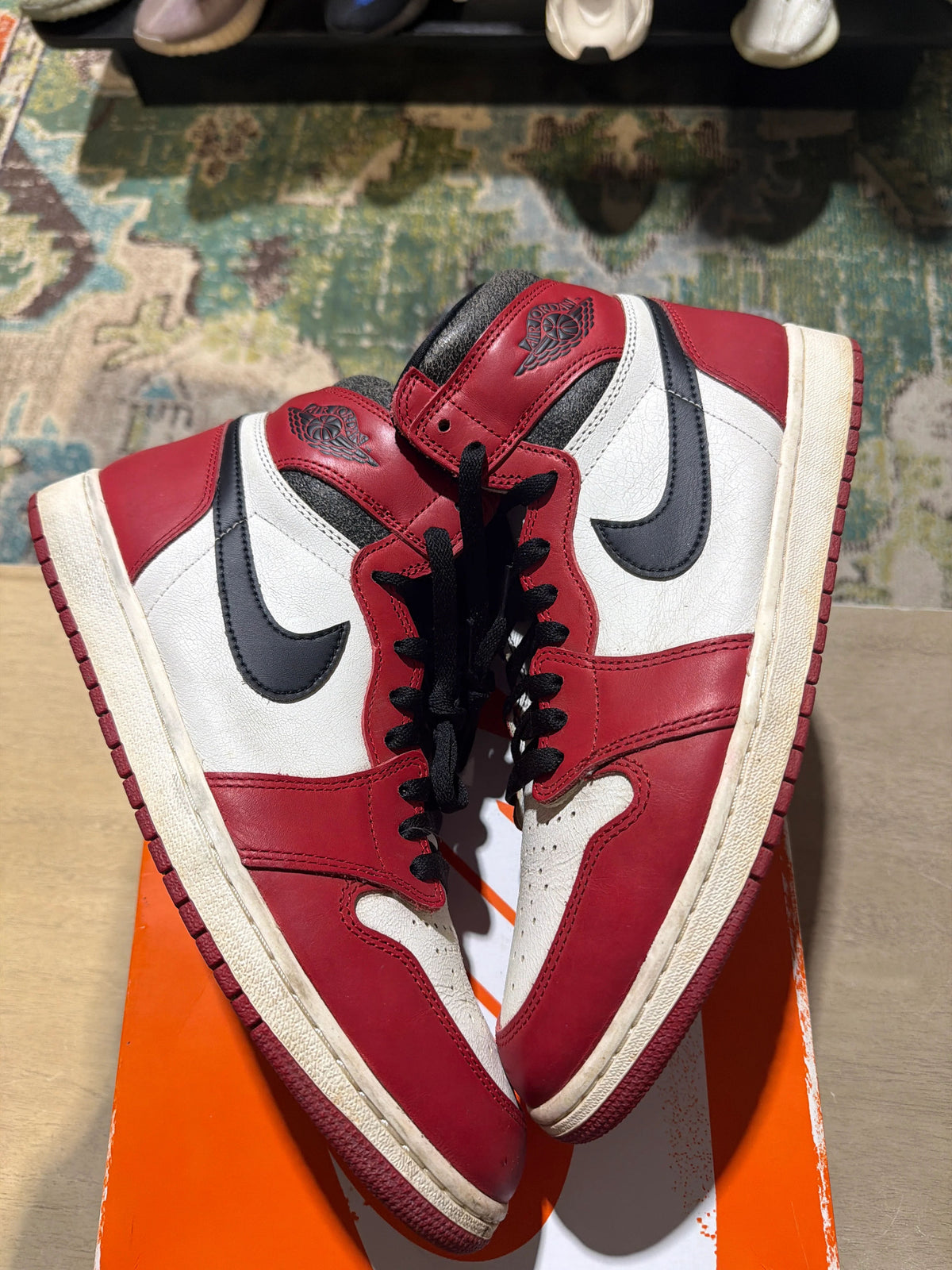 Jordan 1 Retro High OG Chicago Lost and Found - Pre-Owned