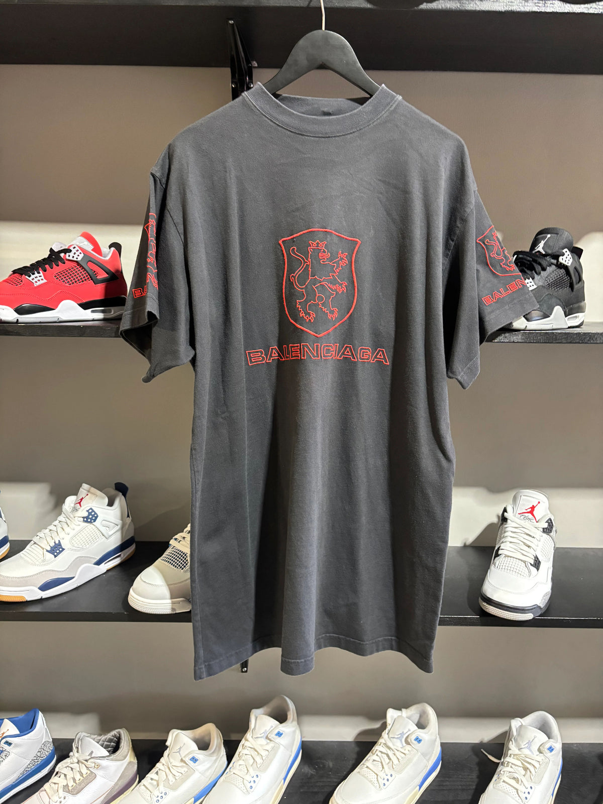 Balenciaga Lion Crest Red And Black Tee Sz L - Pre-Owned