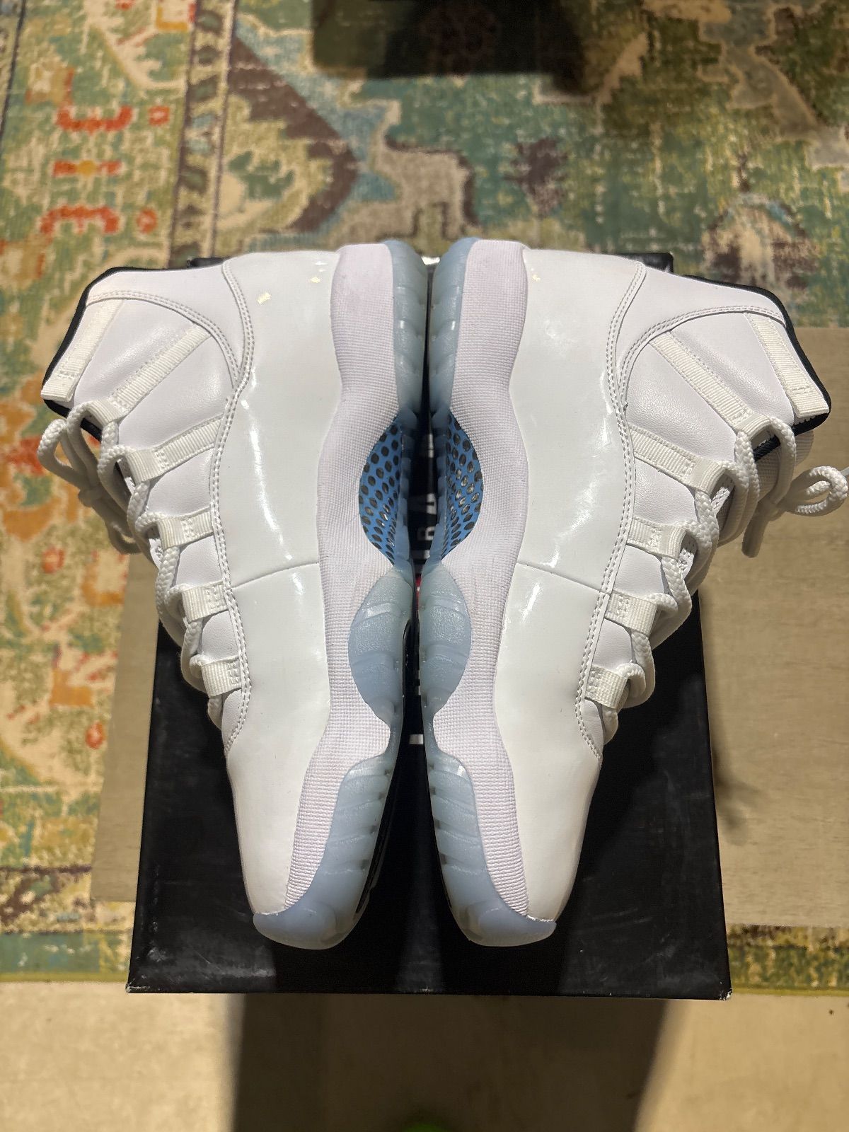 Jordan 11 Retro Legend Blue (2024) - Pre-Owned