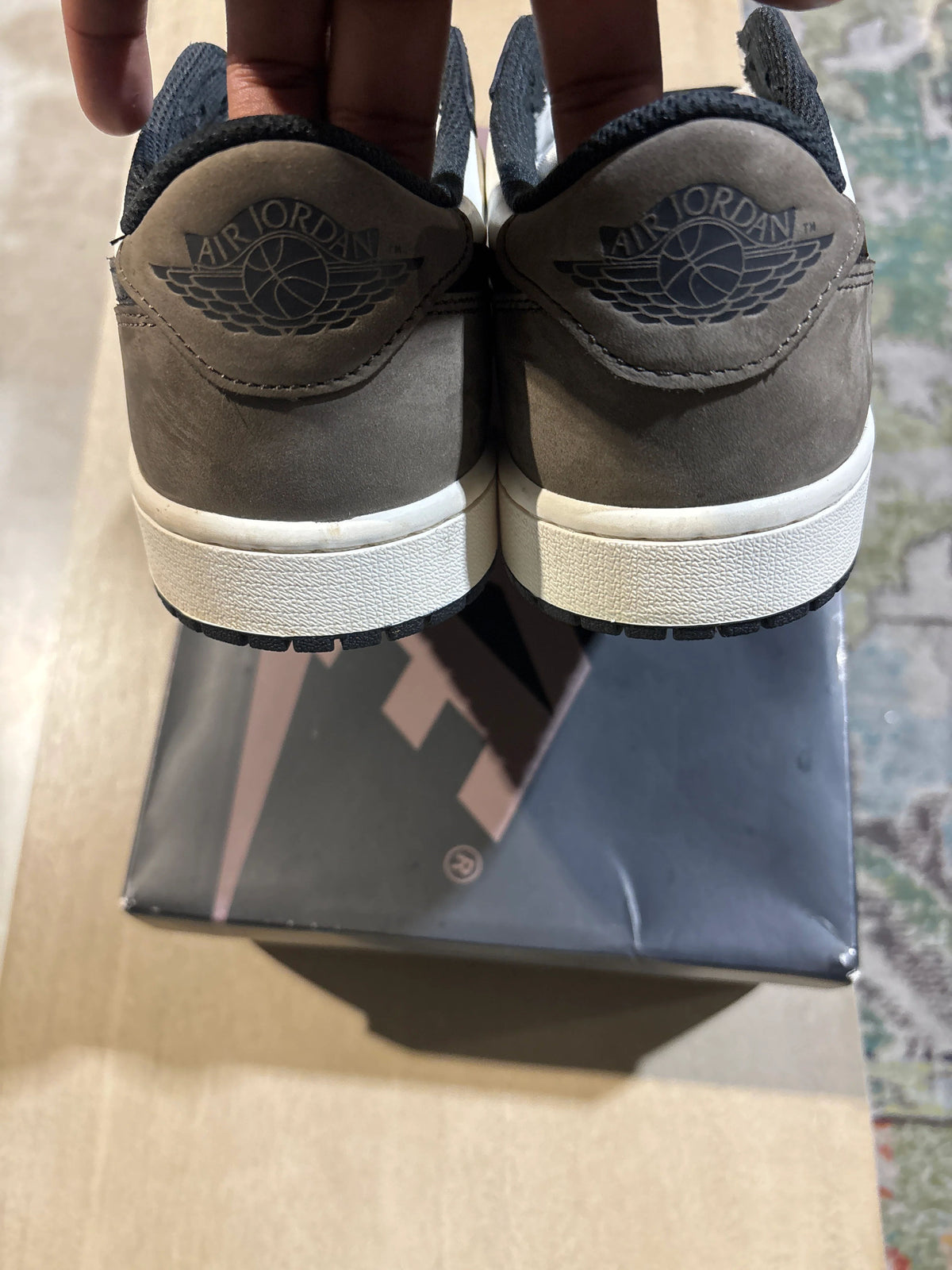 Jordan 1 Retro Low OG Mocha - Pre-Owned