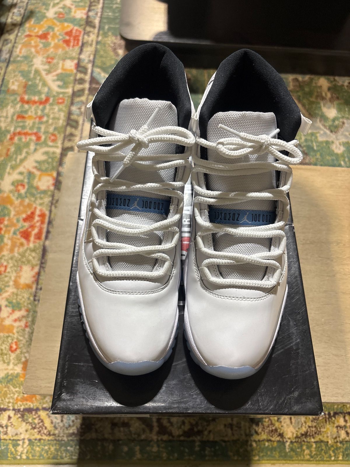 Jordan 11 Retro Legend Blue (2024) - Pre-Owned