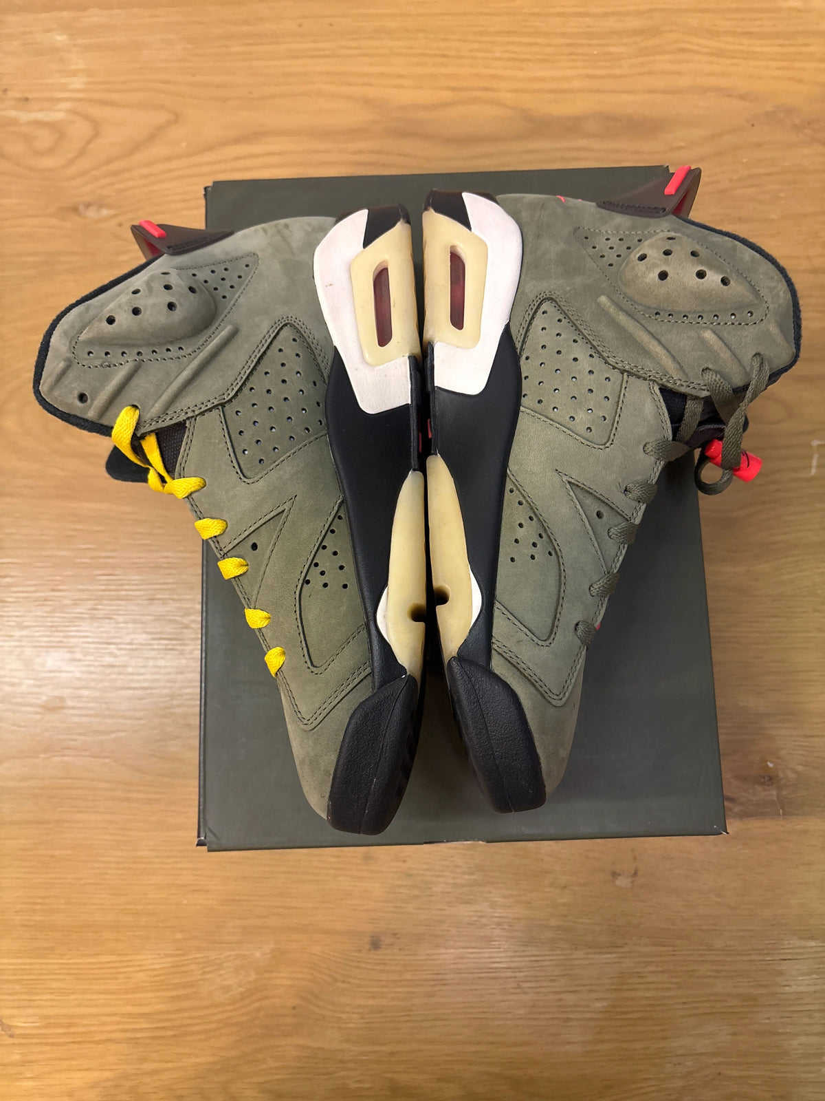 Jordan 6 Retro Travis Scott - Pre-Owned