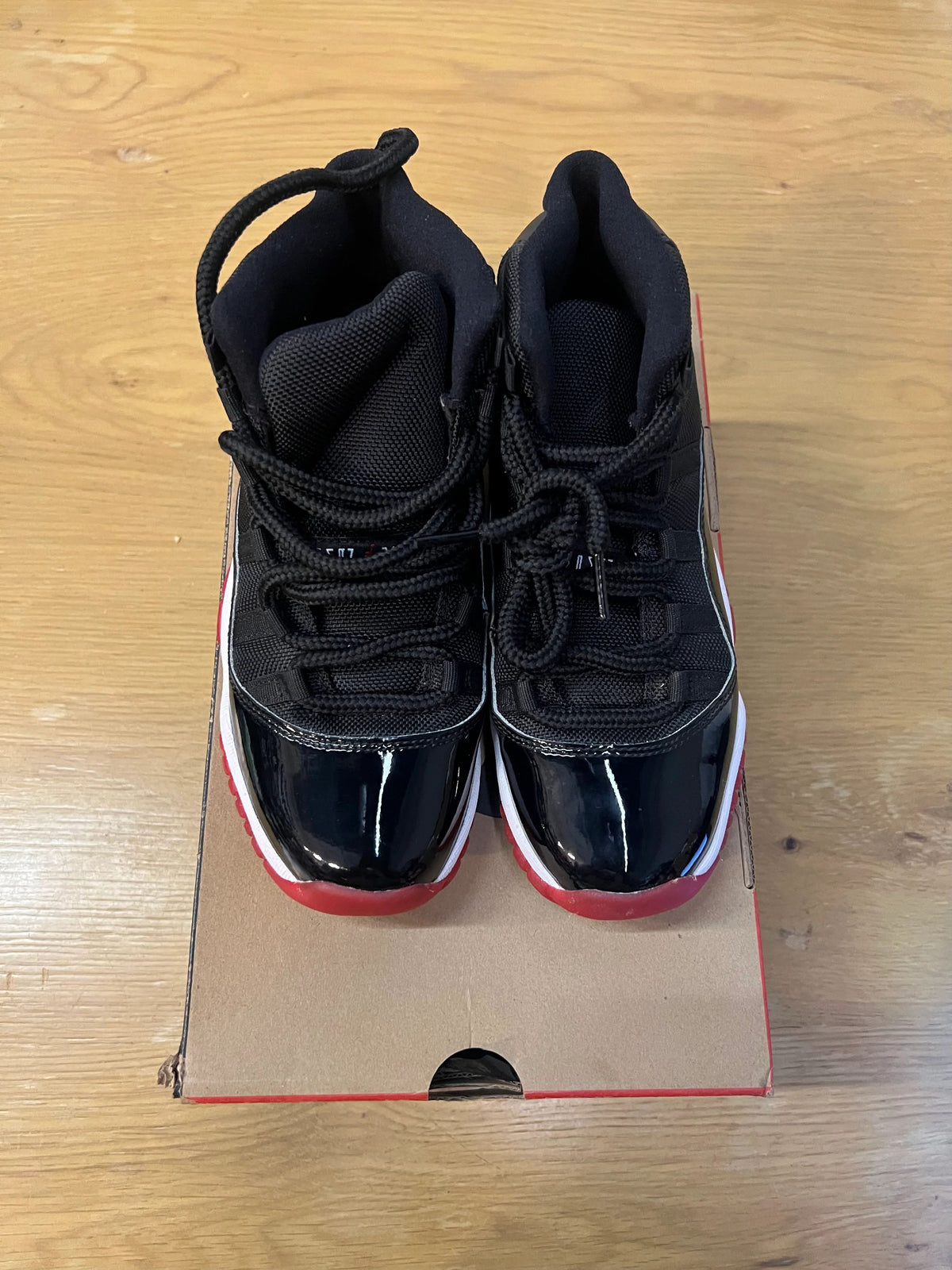 Jordan 11 Retro Playoffs Bred (2019) (GS) - Pre-Owned