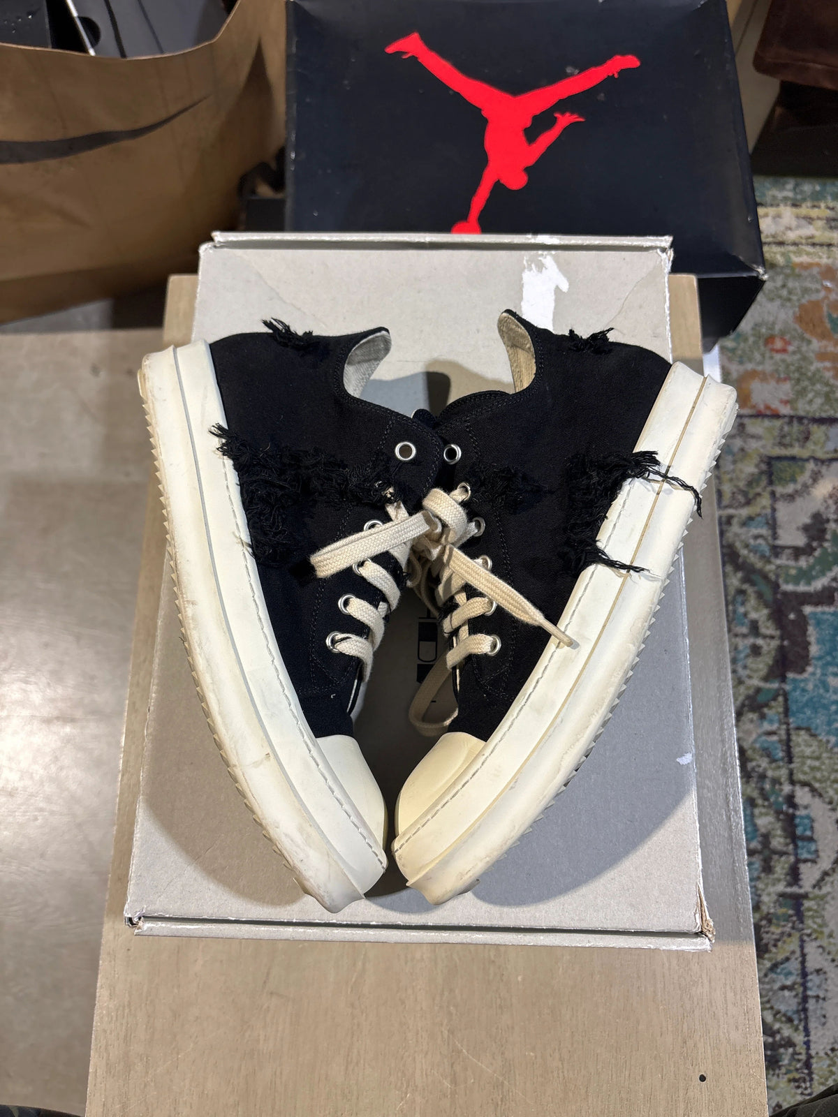 Rick Ramones Black Distressed Used Sz 5.5 - Pre-Owned