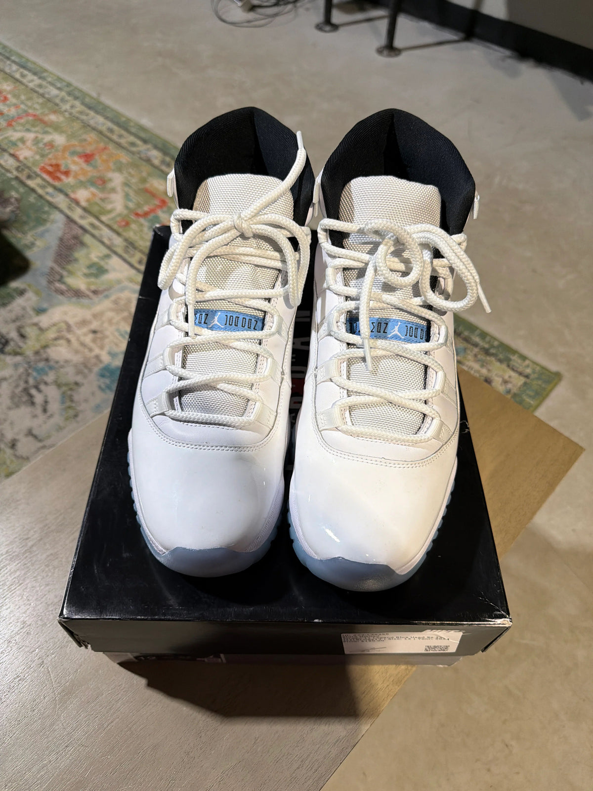 Jordan 11 Retro Legend Blue (2024) - Pre-Owned