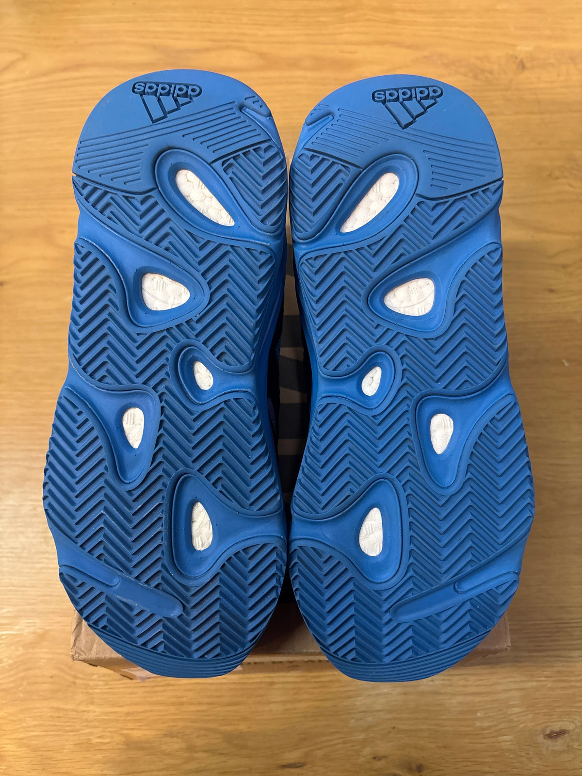 adidas Yeezy Boost 700 Hi-Res Blue - Pre-Owned
