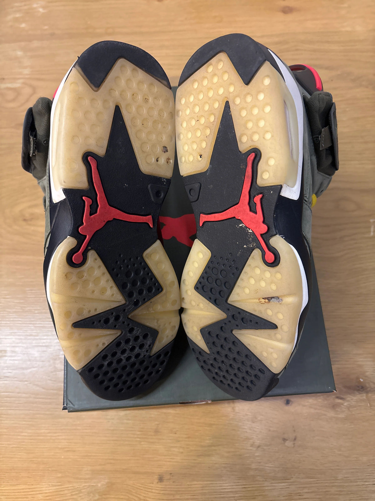Jordan 6 Retro Travis Scott - Pre-Owned