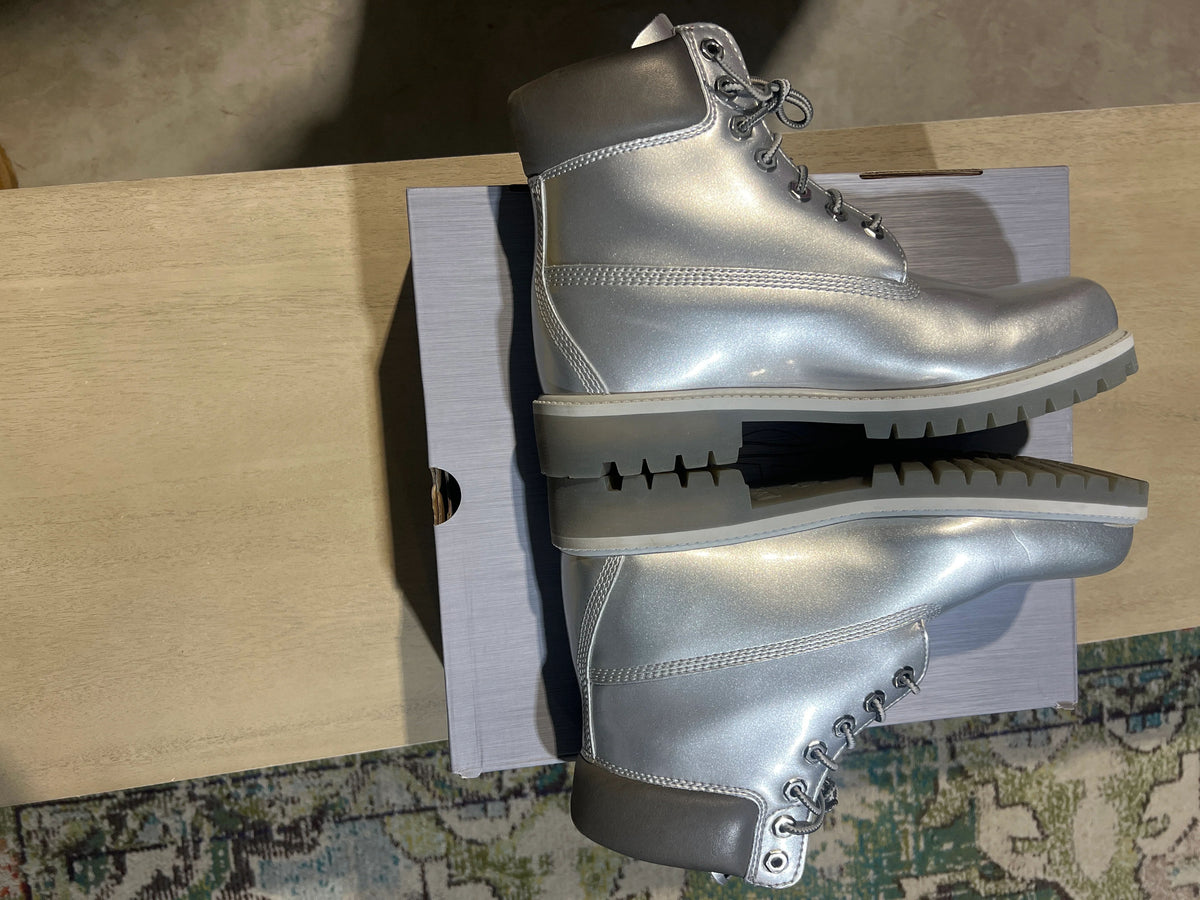 Veneda Carter Silver Timbs Used Sz 7.5 - Pre-Owned