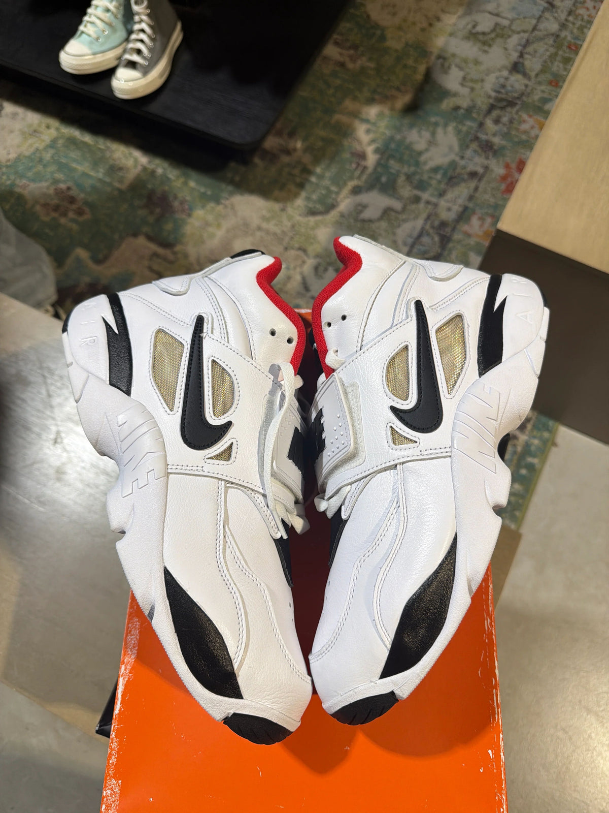 Nike Air Diamond Turf Proto '92 Atlanta Falcons - Pre-Owned