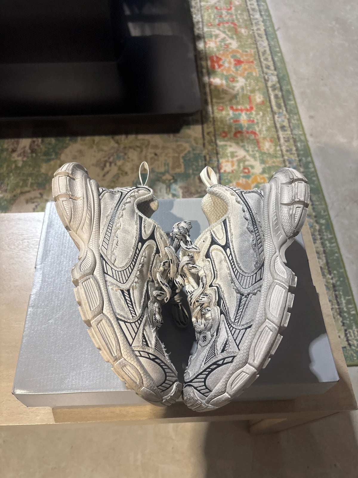 Balenciaga 3Xl Beige Destroyed Sneakers Sz 6 - Pre-Owned