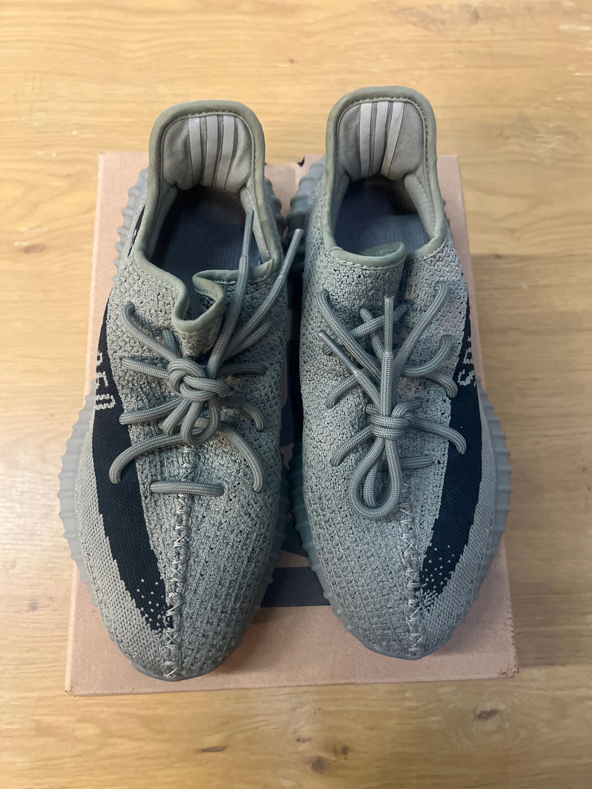 adidas Yeezy Boost 350 V2 Granite - Pre-Owned